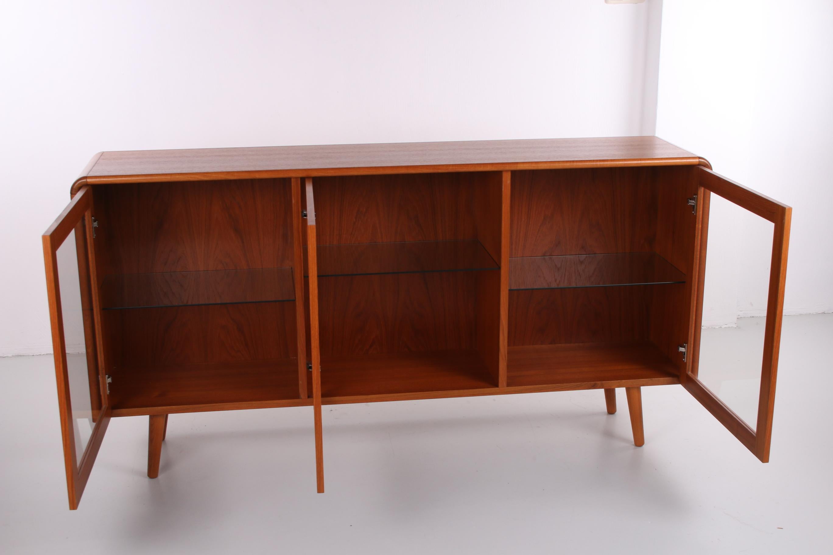 Danish Design Sideboard Display Cabinet with Lighting 1960s Made in Denmark In Good Condition In Oostrum-Venray, NL