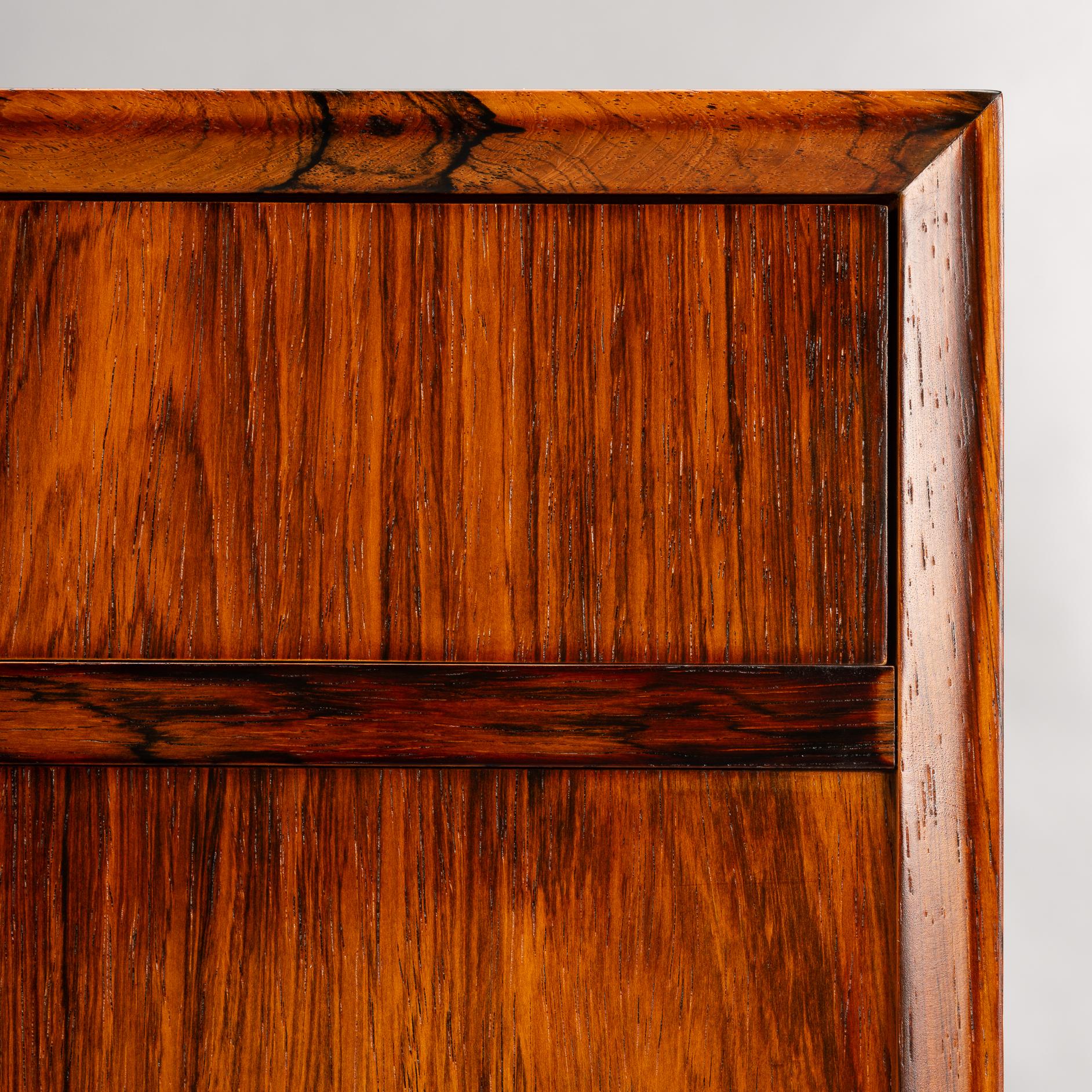 Petit buffet danois en bois de rose, années 1960 2