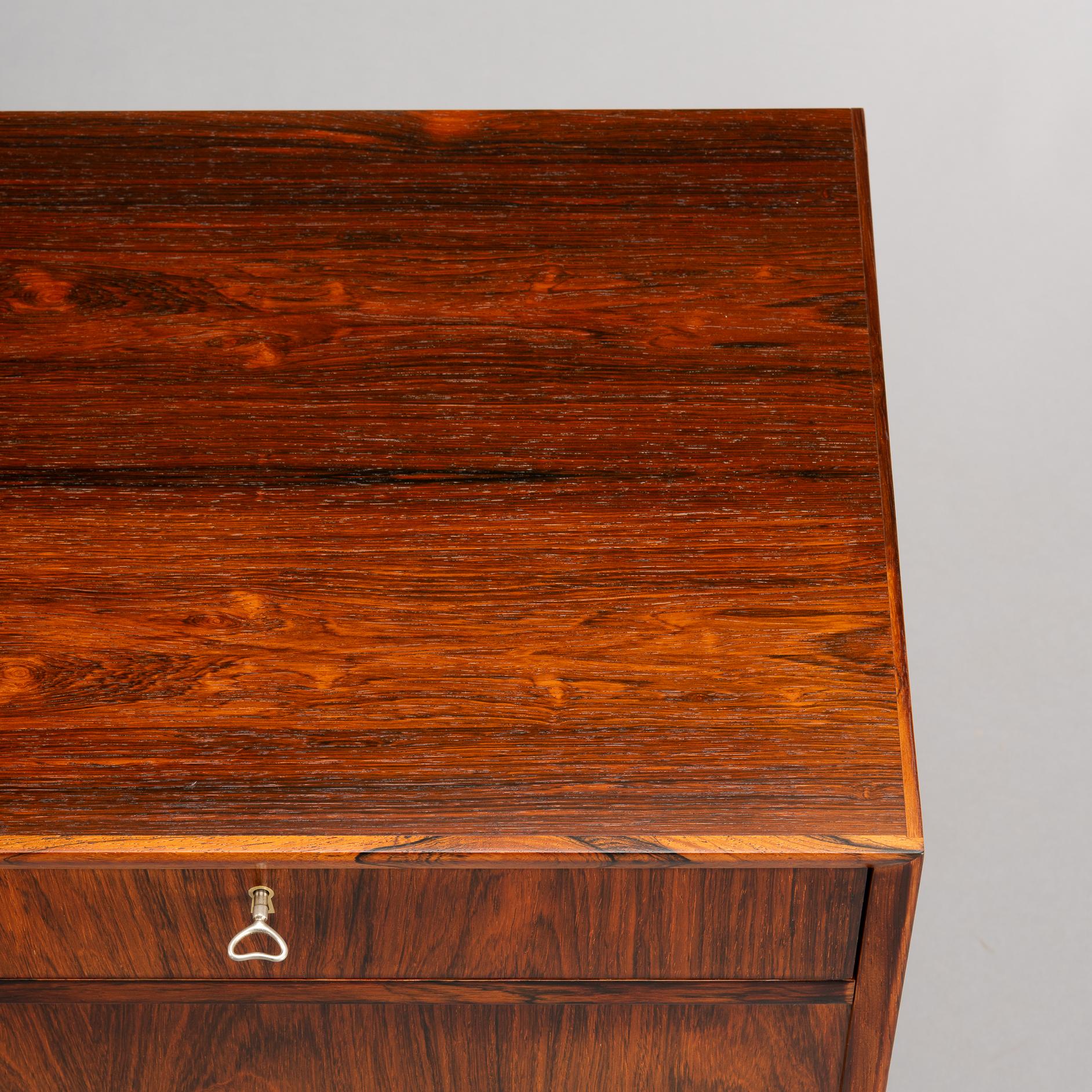 Petit buffet danois en bois de rose, années 1960 7