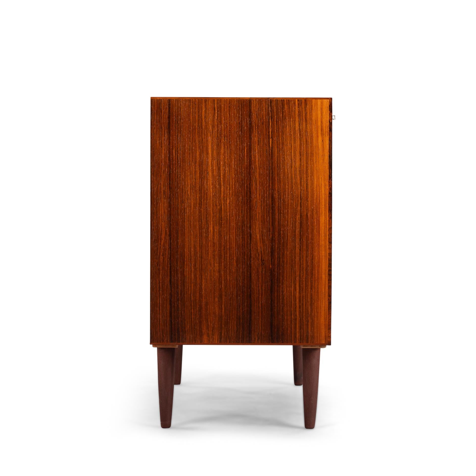 Placage Petit buffet danois en bois de rose, années 1960