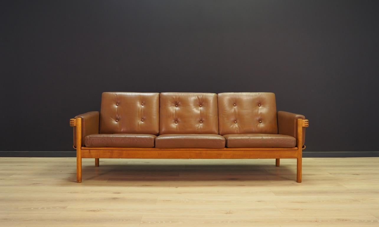 Fantastic sofa from the 60s / 70s, minimalist form. Design by H W Klein for NA Jørgensens Møbelfabrik manufacture. Original leather upholstery (color - brown). Preserved in good condition (scratches and bruises on the skin) - directly for