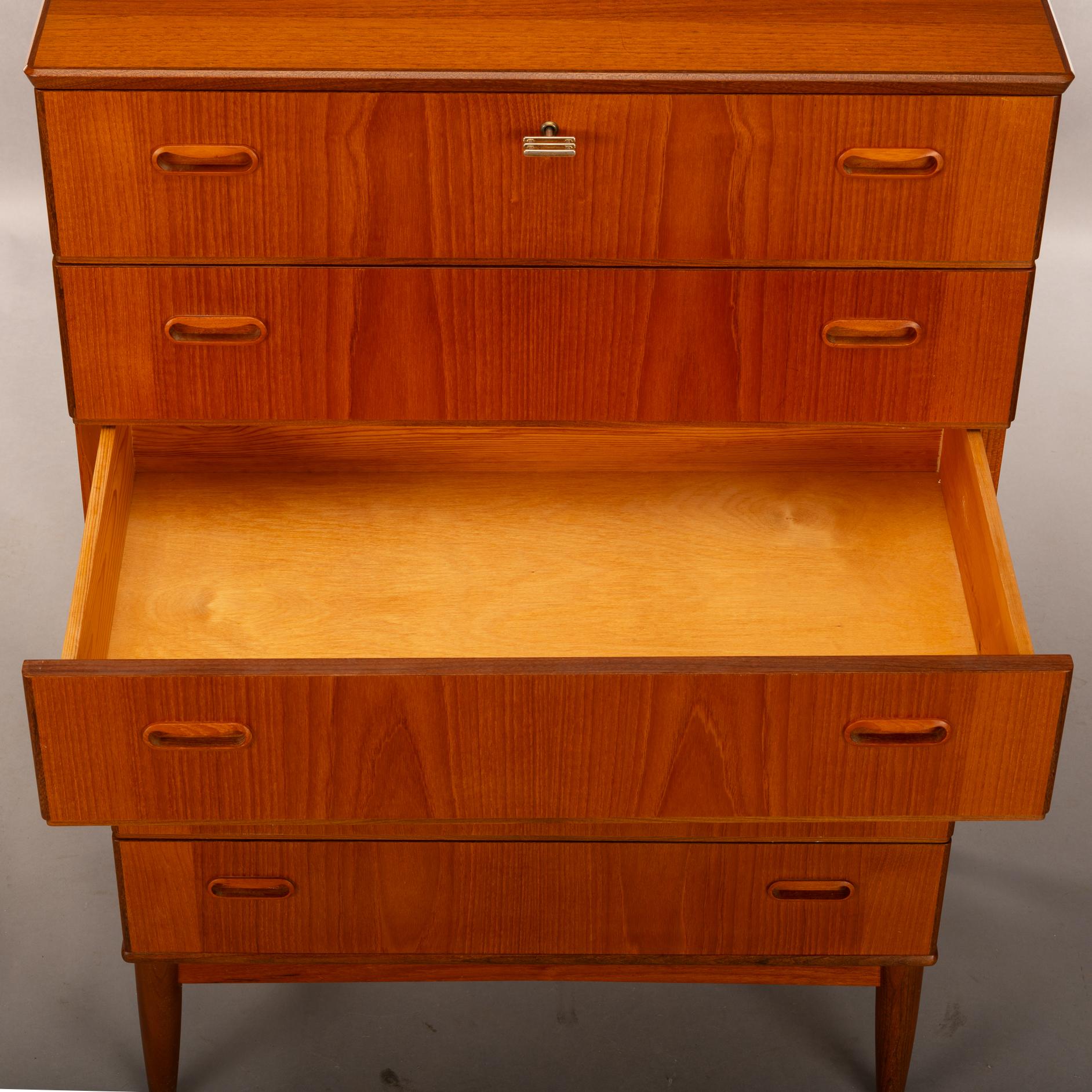 Dänische Kommode aus Teakholz im dänischen Design, 1960er Jahre im Angebot 5