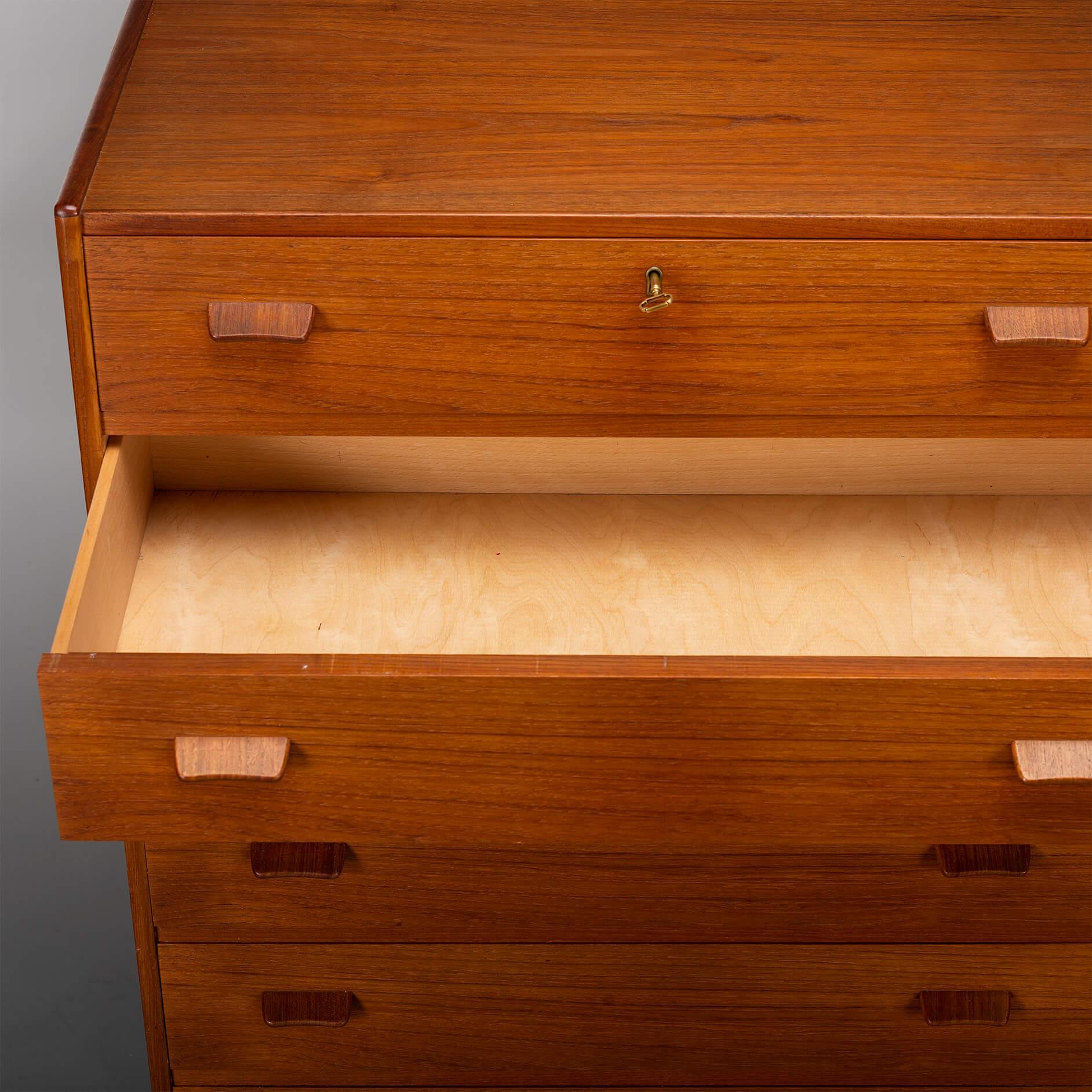 Danish Design Teak Chest of Drawers by Munch, 1960s For Sale 5