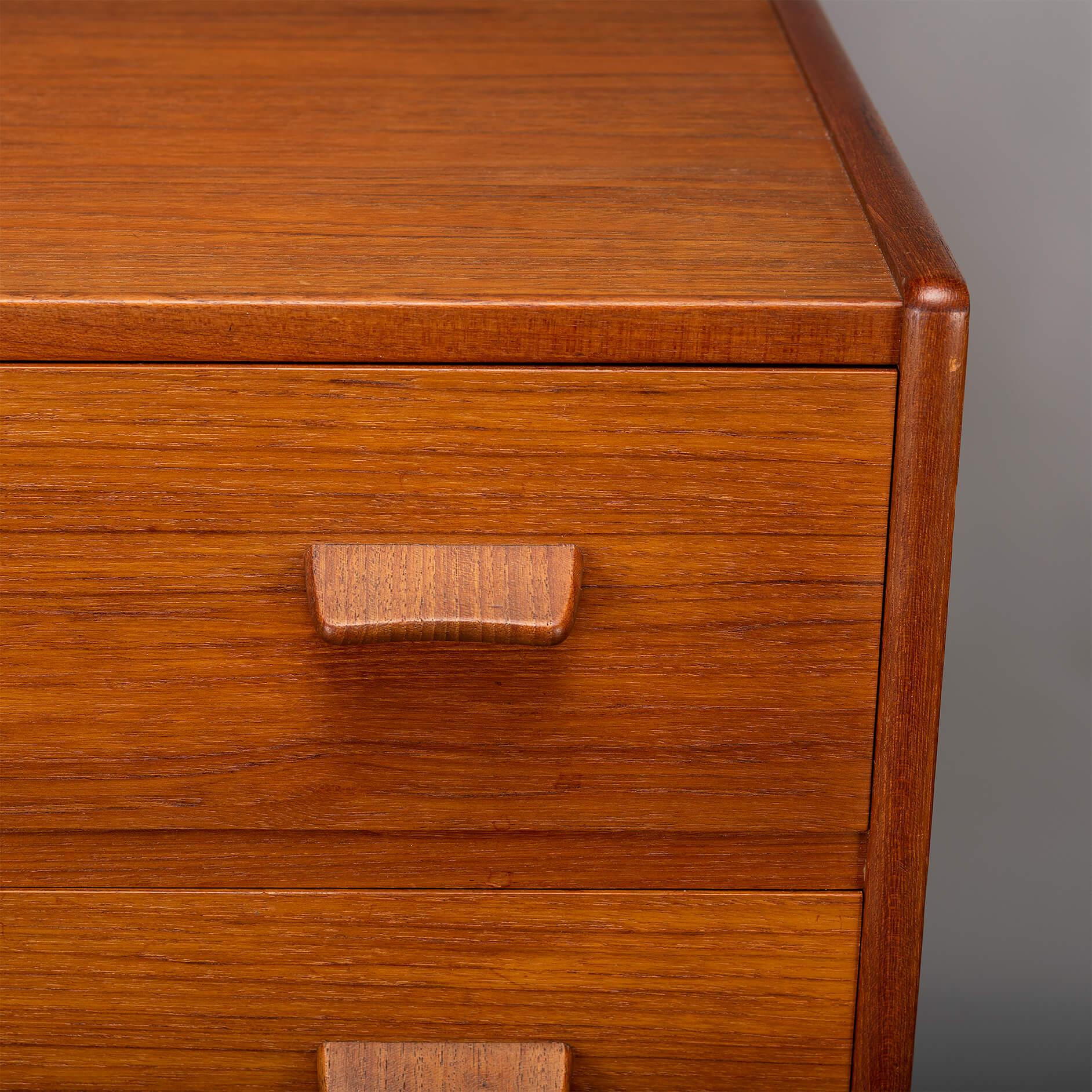 Mid-20th Century Danish Design Teak Chest of Drawers by Munch, 1960s For Sale