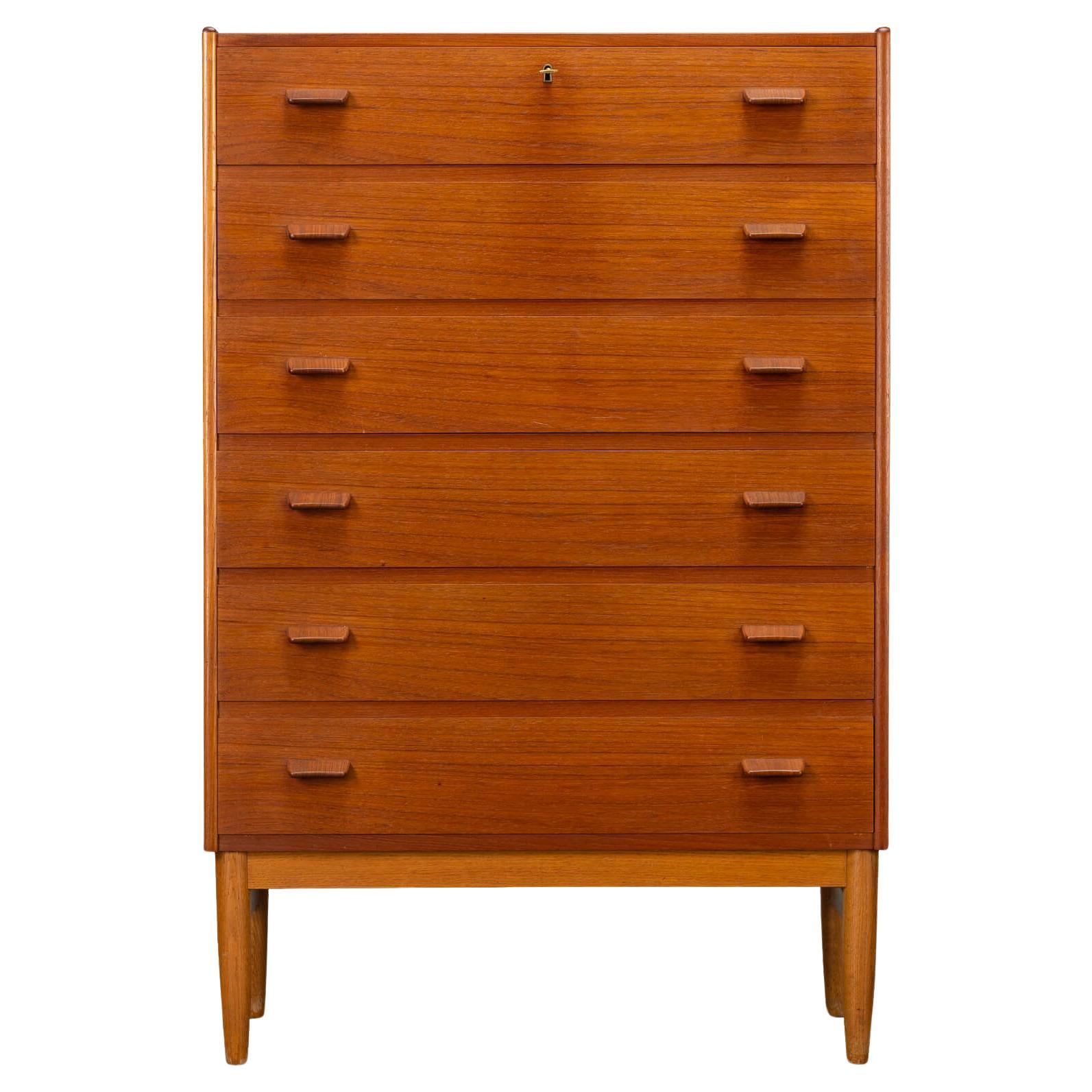 Danish Design Teak Chest of Drawers by Munch, 1960s For Sale