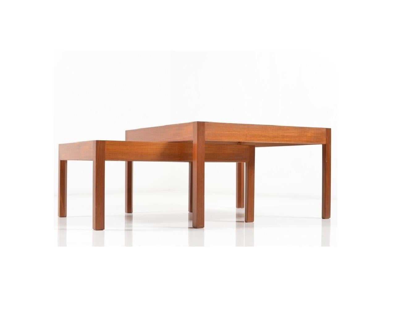 Coffee tables in Danish design teak 1960’s: 2 nesting tables in solid teak, excellent condition, high quality of manufacture.