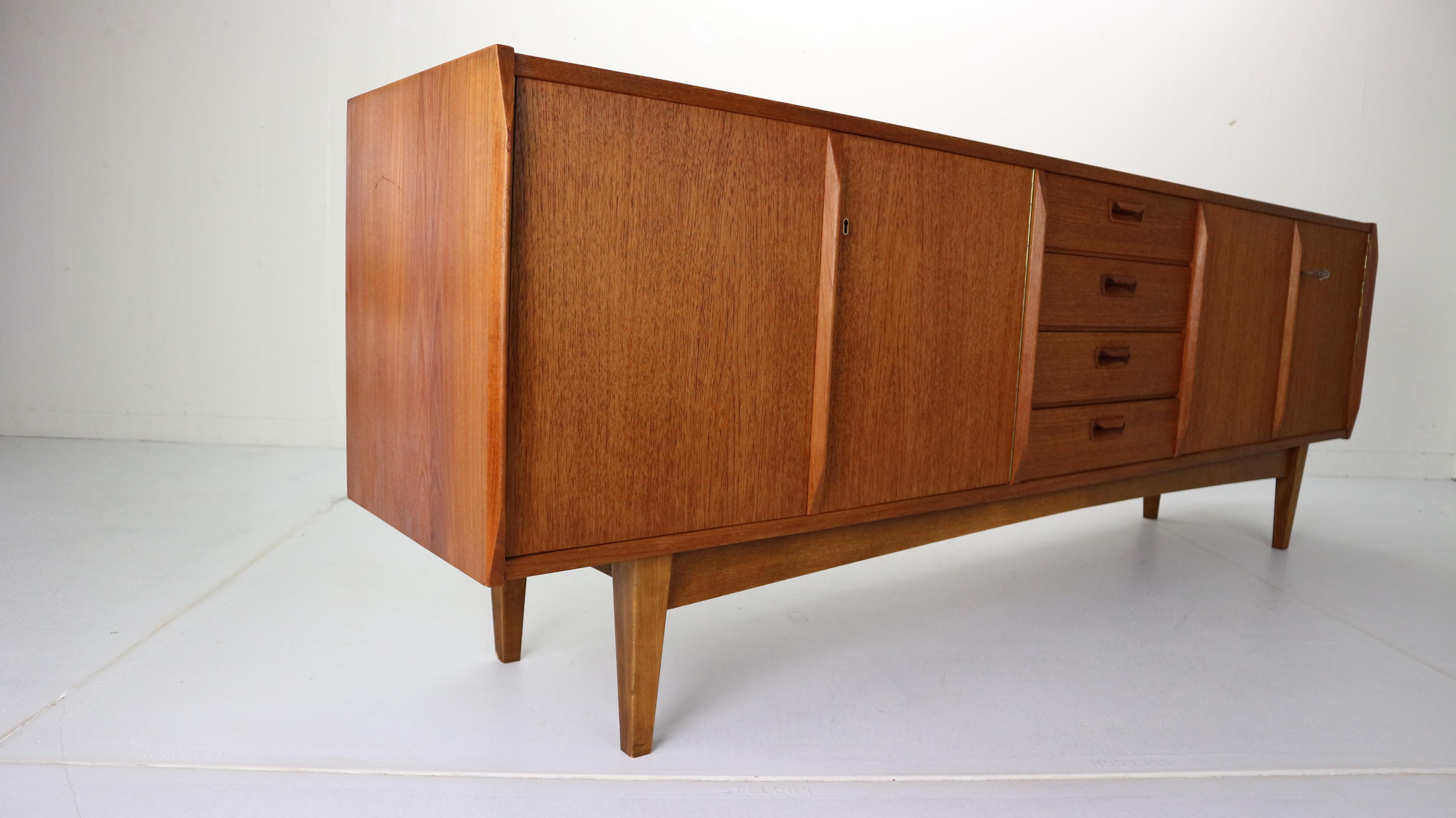 Danish Design Teak Vintage Sideboard, 1960s, Denmark In Good Condition In The Hague, NL