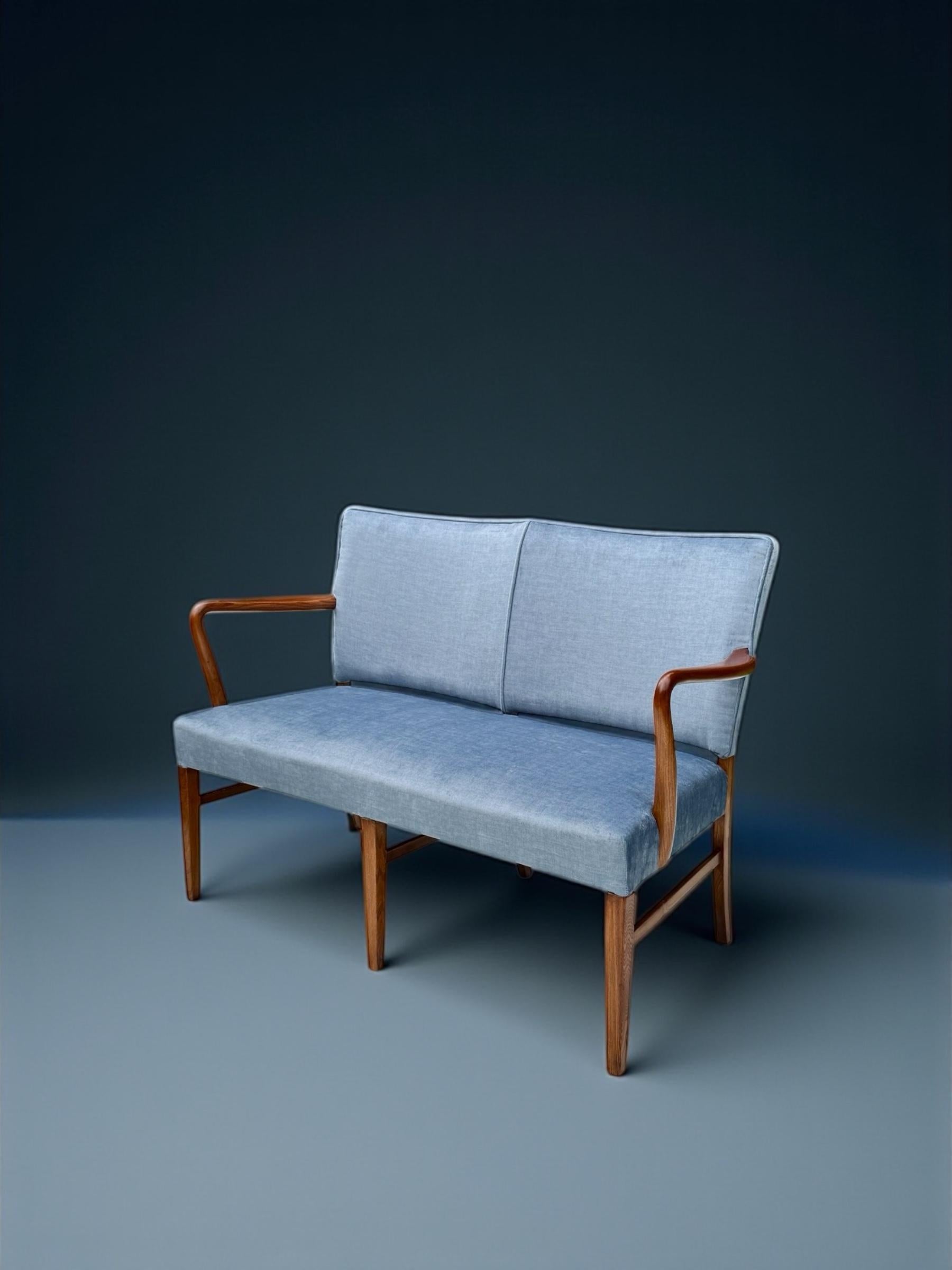 Danish Design Two Seater Settee in Walnut and Light Blue Velvet, 1960's Denmark For Sale 7