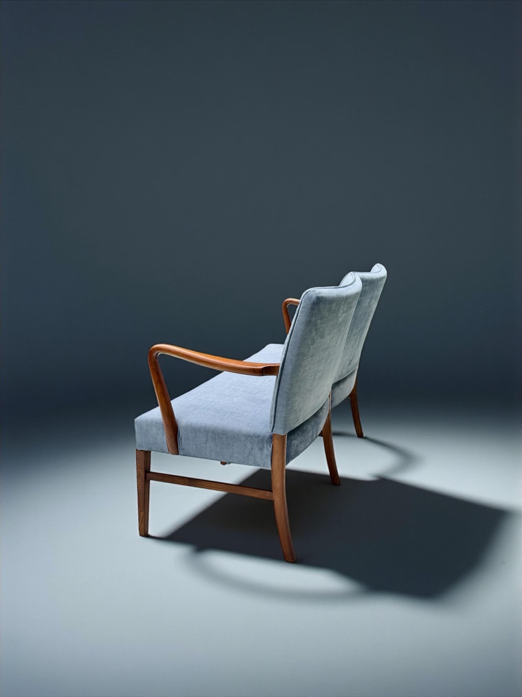 Danish Design Two Seater Settee in Walnut and Light Blue Velvet, 1960's Denmark In Good Condition For Sale In London, GB