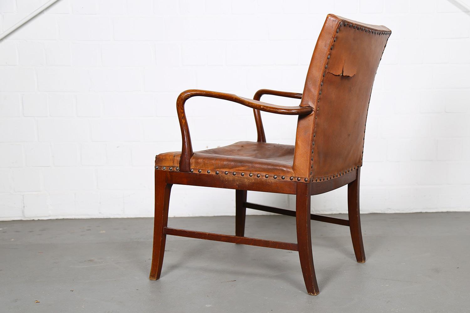 Danish Design Vintage Leather Armchair in the Manner of Frits Henningsen For Sale 6