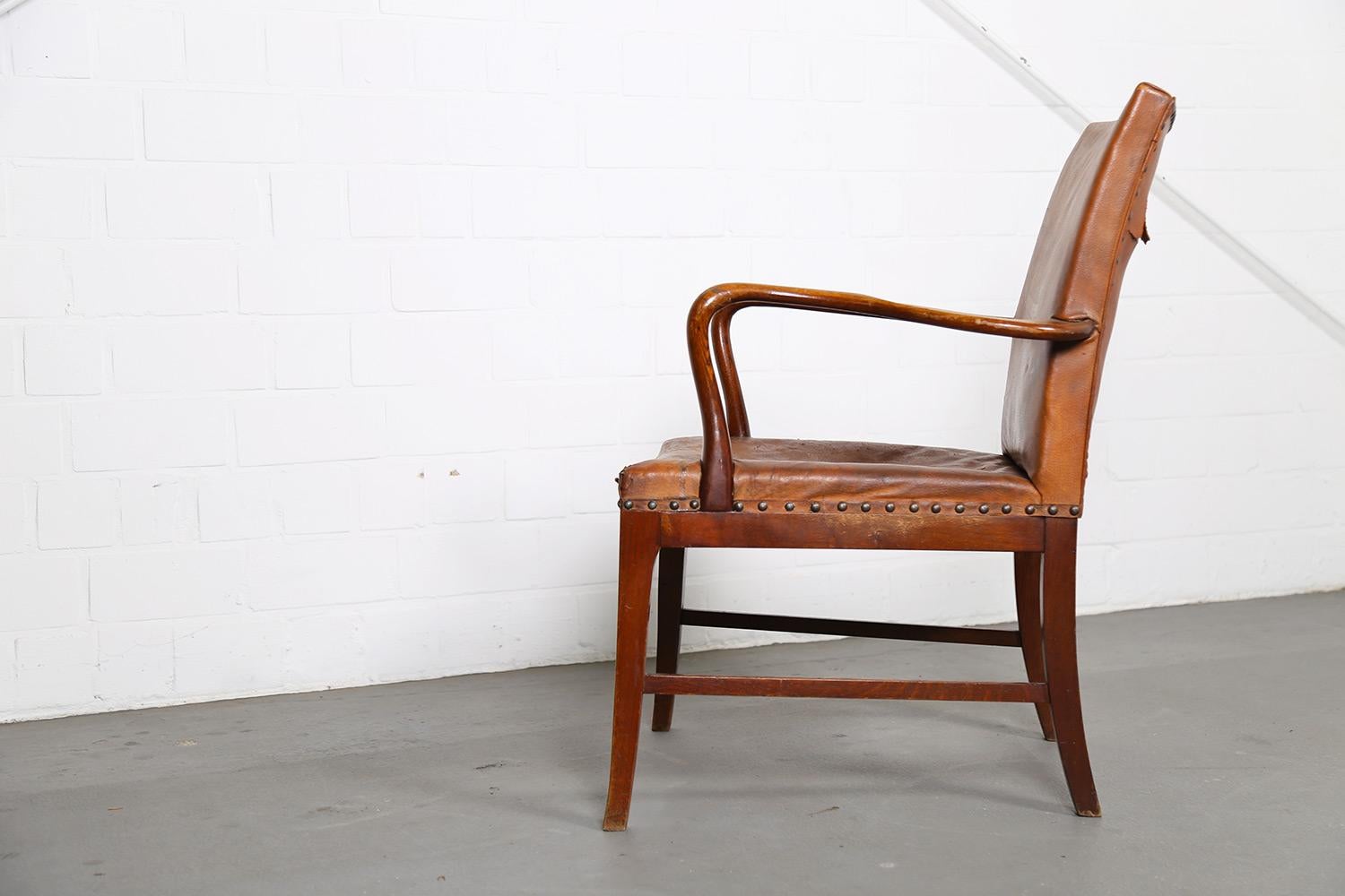 Danish Design Vintage Leather Armchair in the Manner of Frits Henningsen For Sale 7