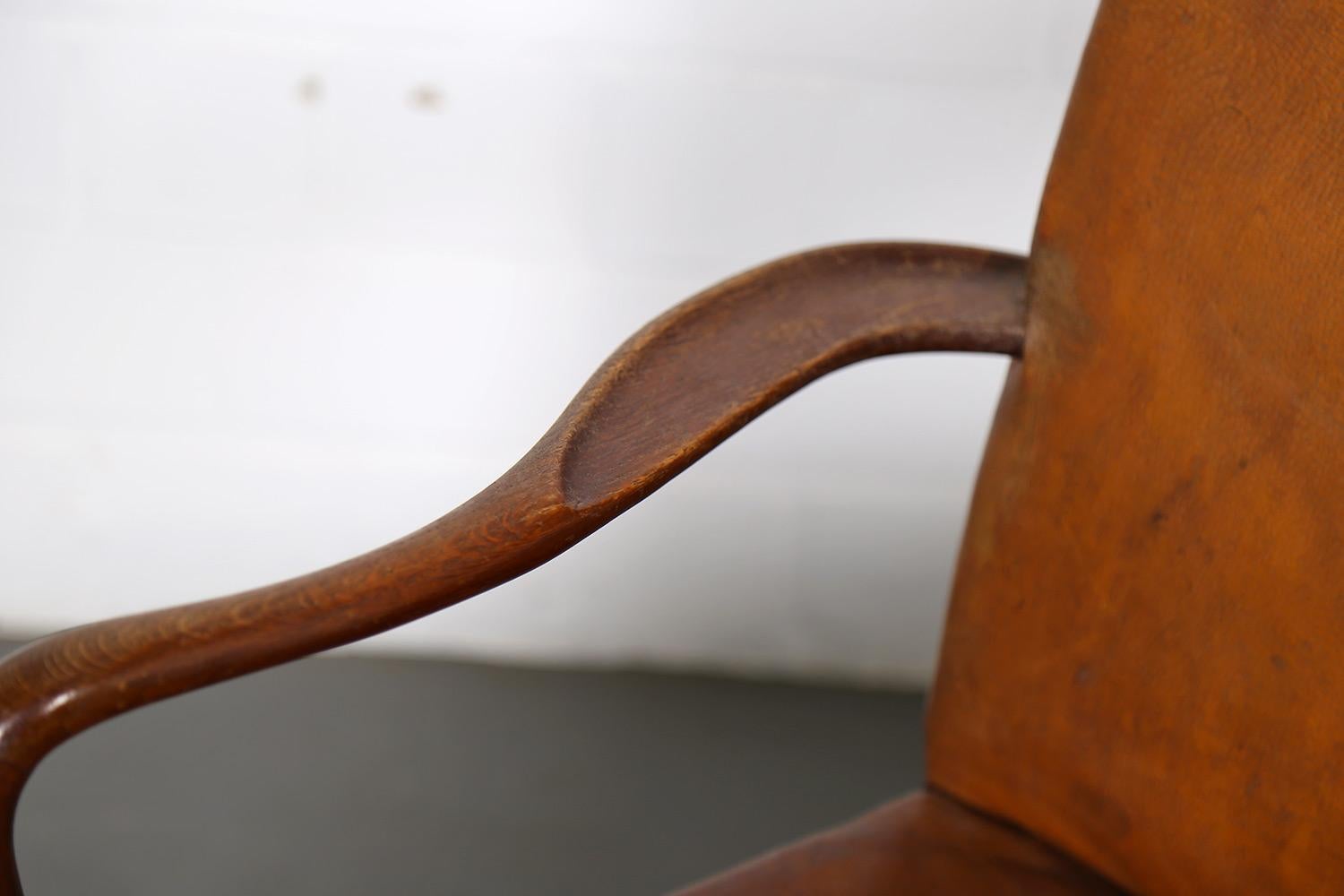 Cuir Fauteuil en cuir de design danois vintage à la manière de Frits Henningsen en vente