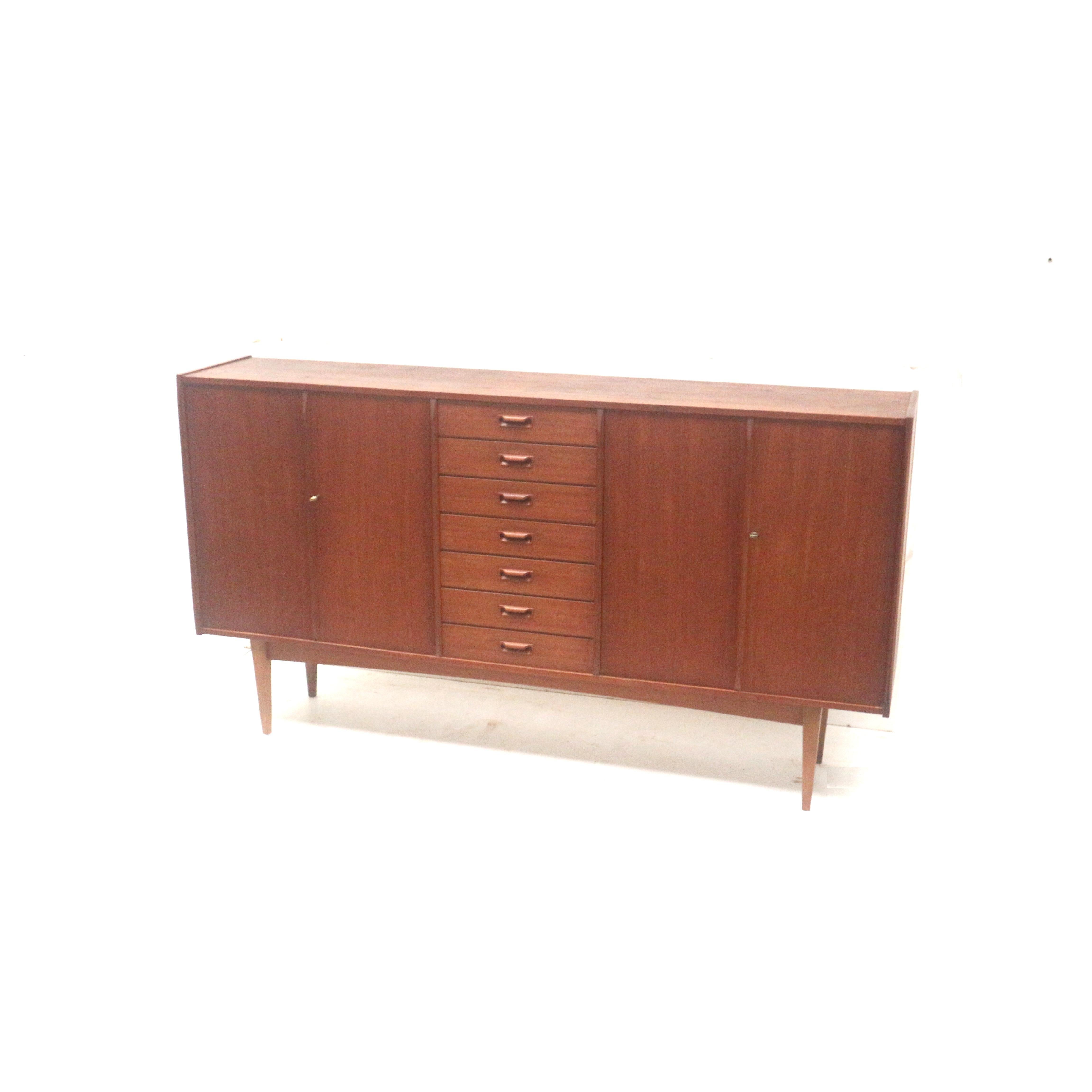 Danish design vintage sideboard made of teak from the 1960s In Good Condition For Sale In Breda, NB