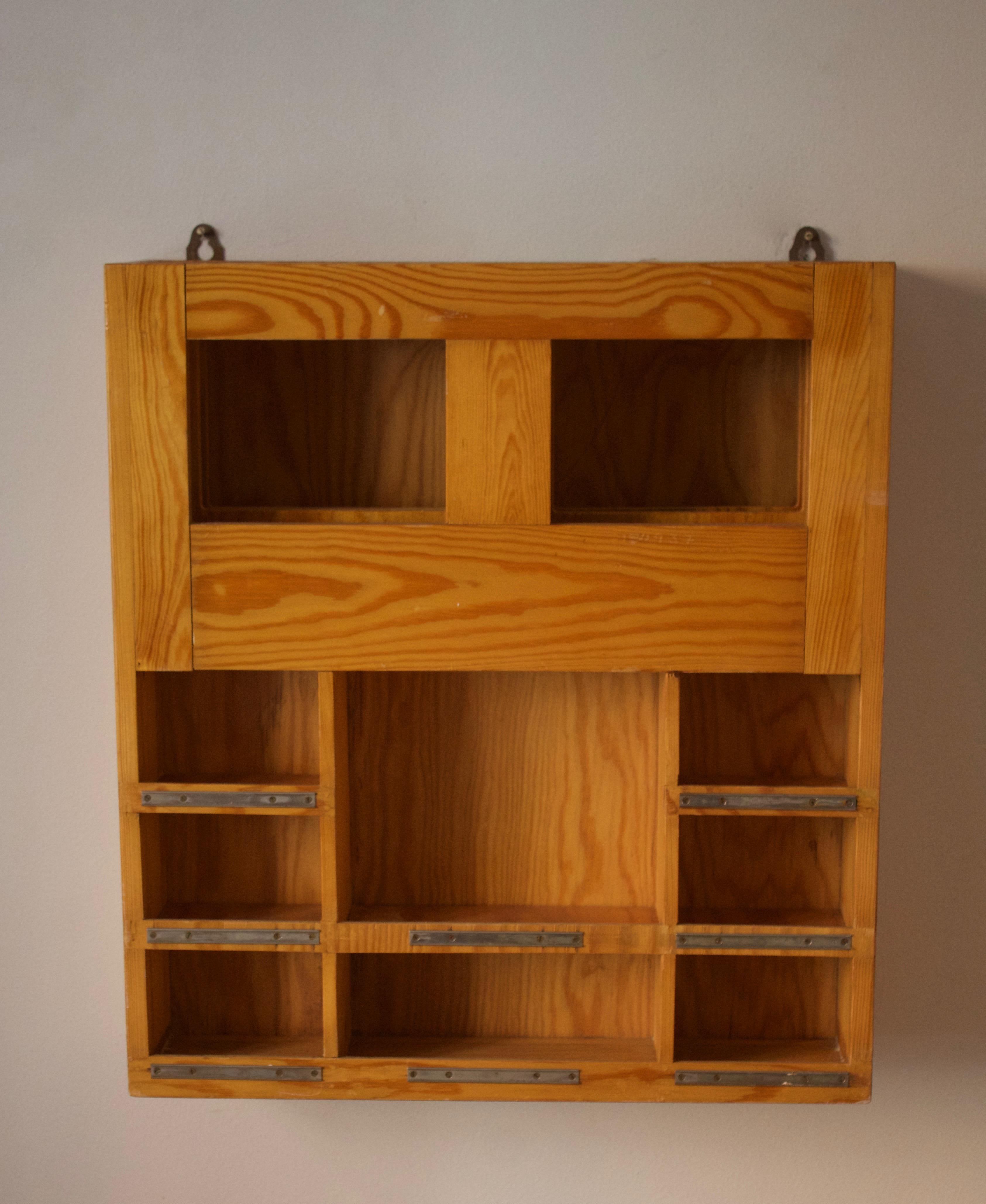 Danish Design, Wall Mounted Shelf, Magazine Rack, Pine, Metal, Denmark, 1960s In Good Condition For Sale In High Point, NC