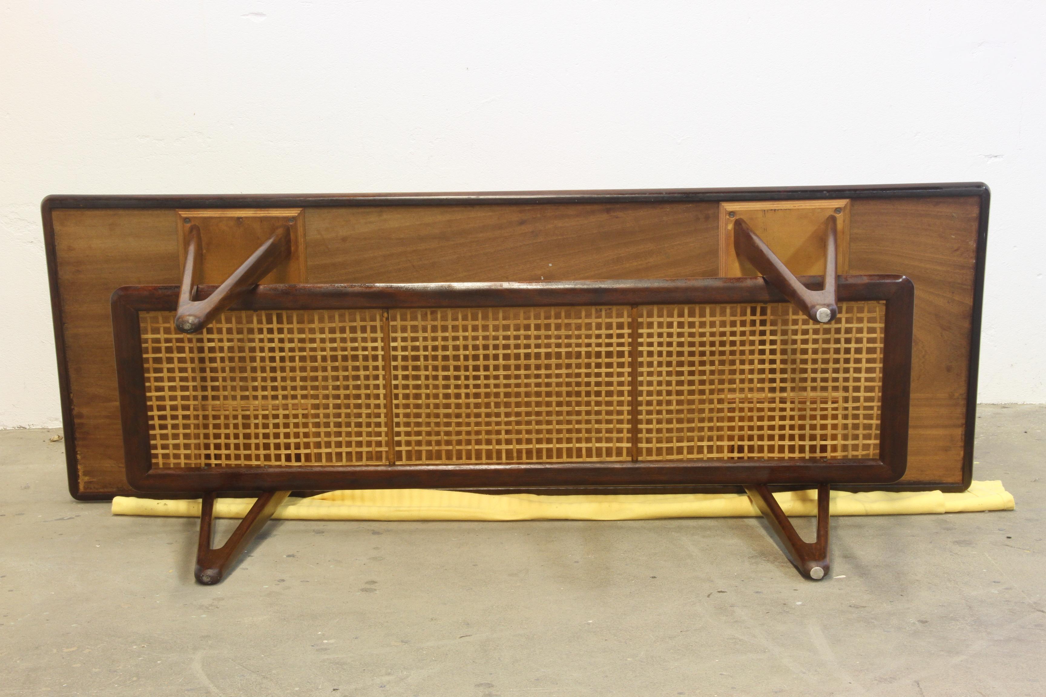 Design/One danois avec pieds en forme de V, Kurt Østervig 1950s en vente 7