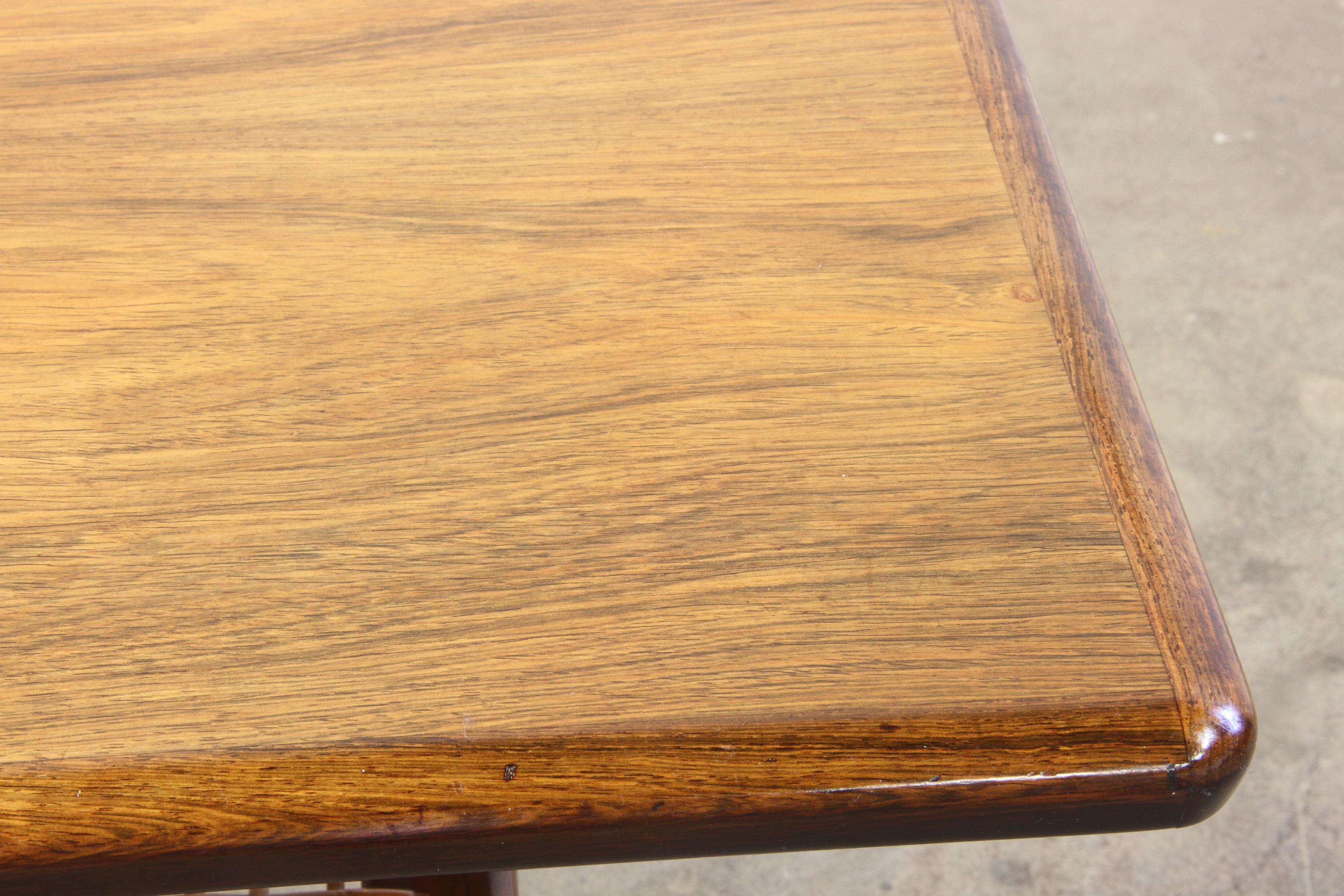 Danois Design/One danois avec pieds en forme de V, Kurt Østervig 1950s en vente