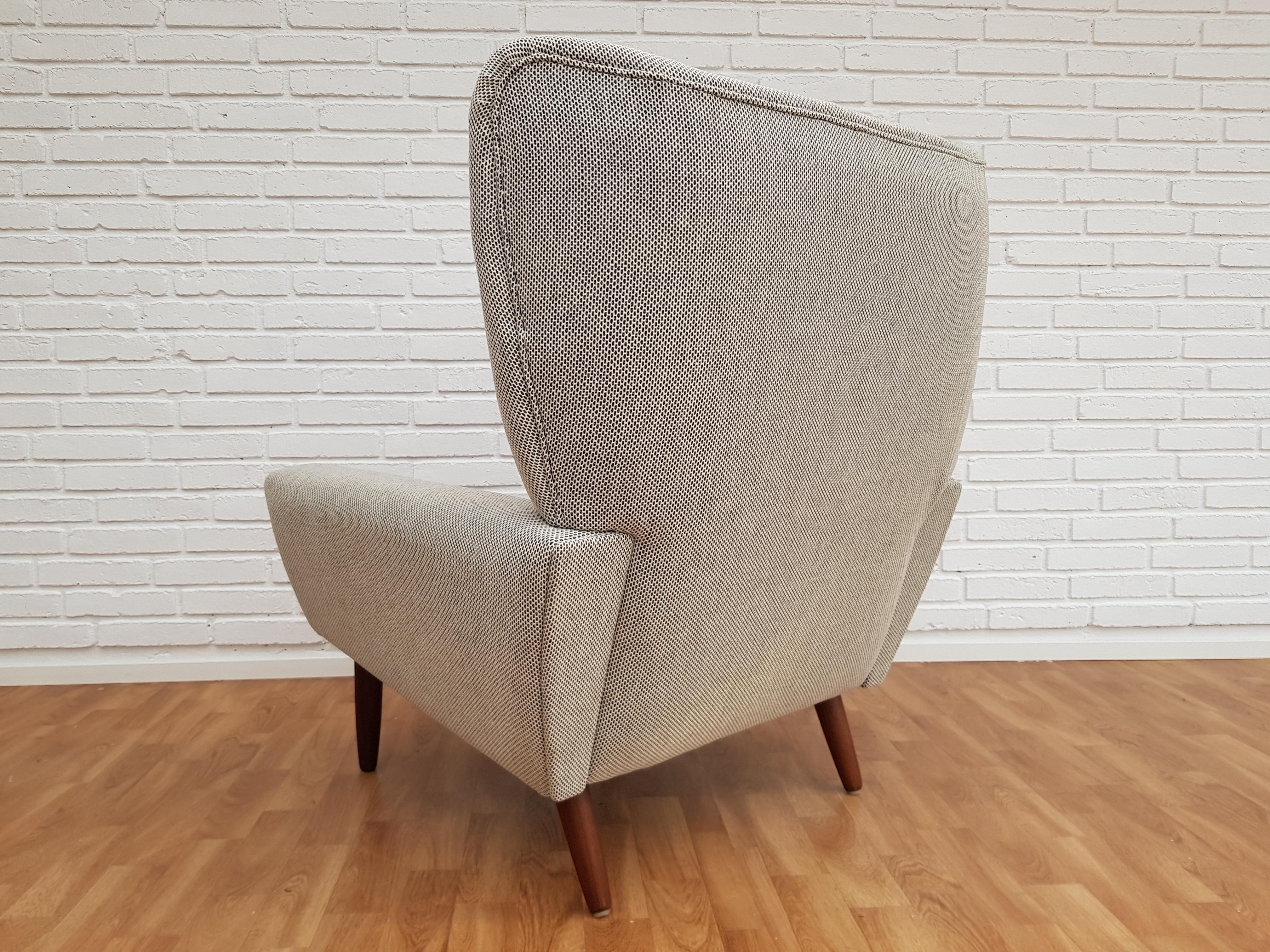 Danish Lounge Chair, 1970s, Wool, Leather, Completely Restored For Sale 5