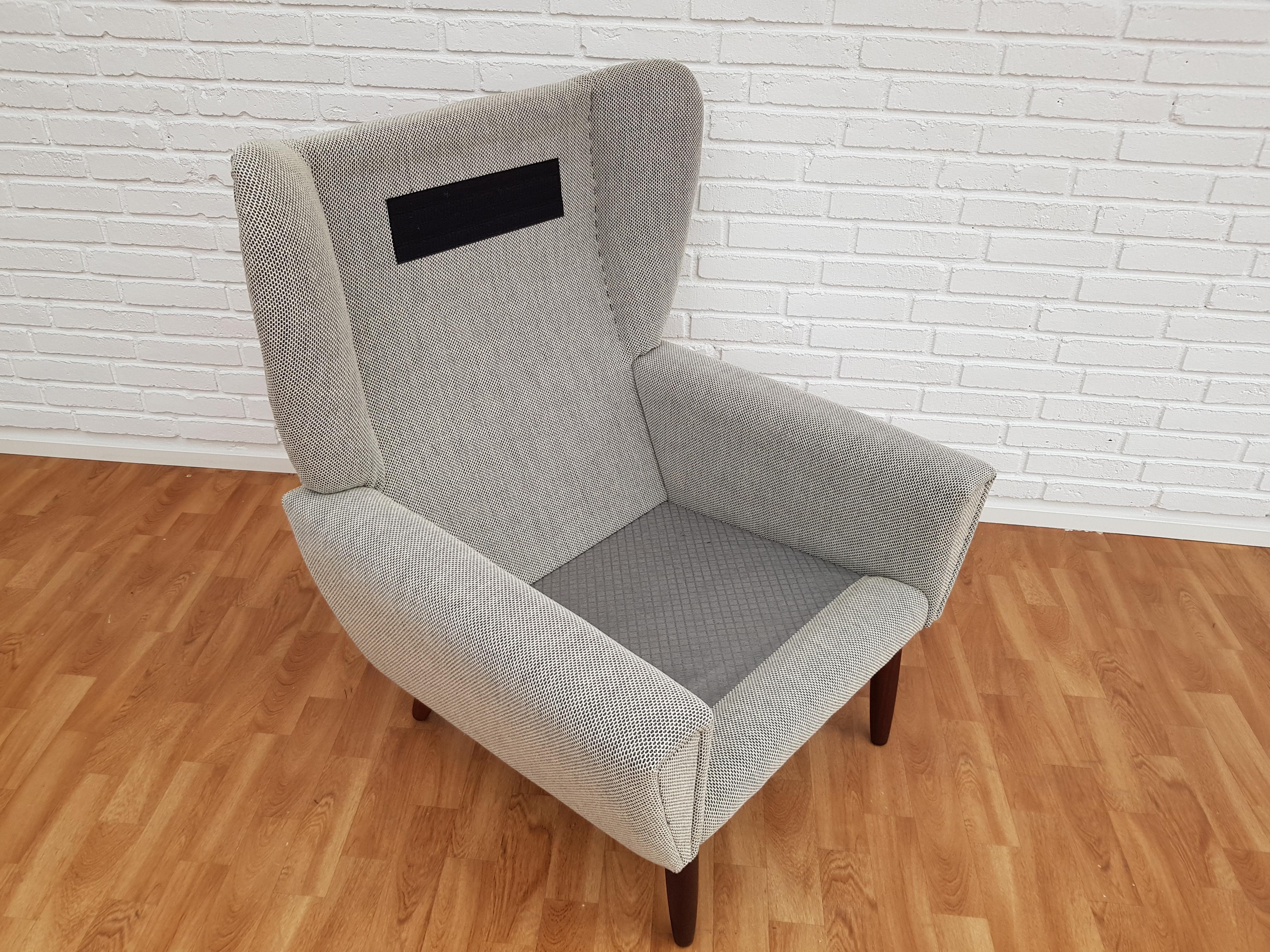 Danish Lounge Chair, 1970s, Wool, Leather, Completely Restored For Sale 8
