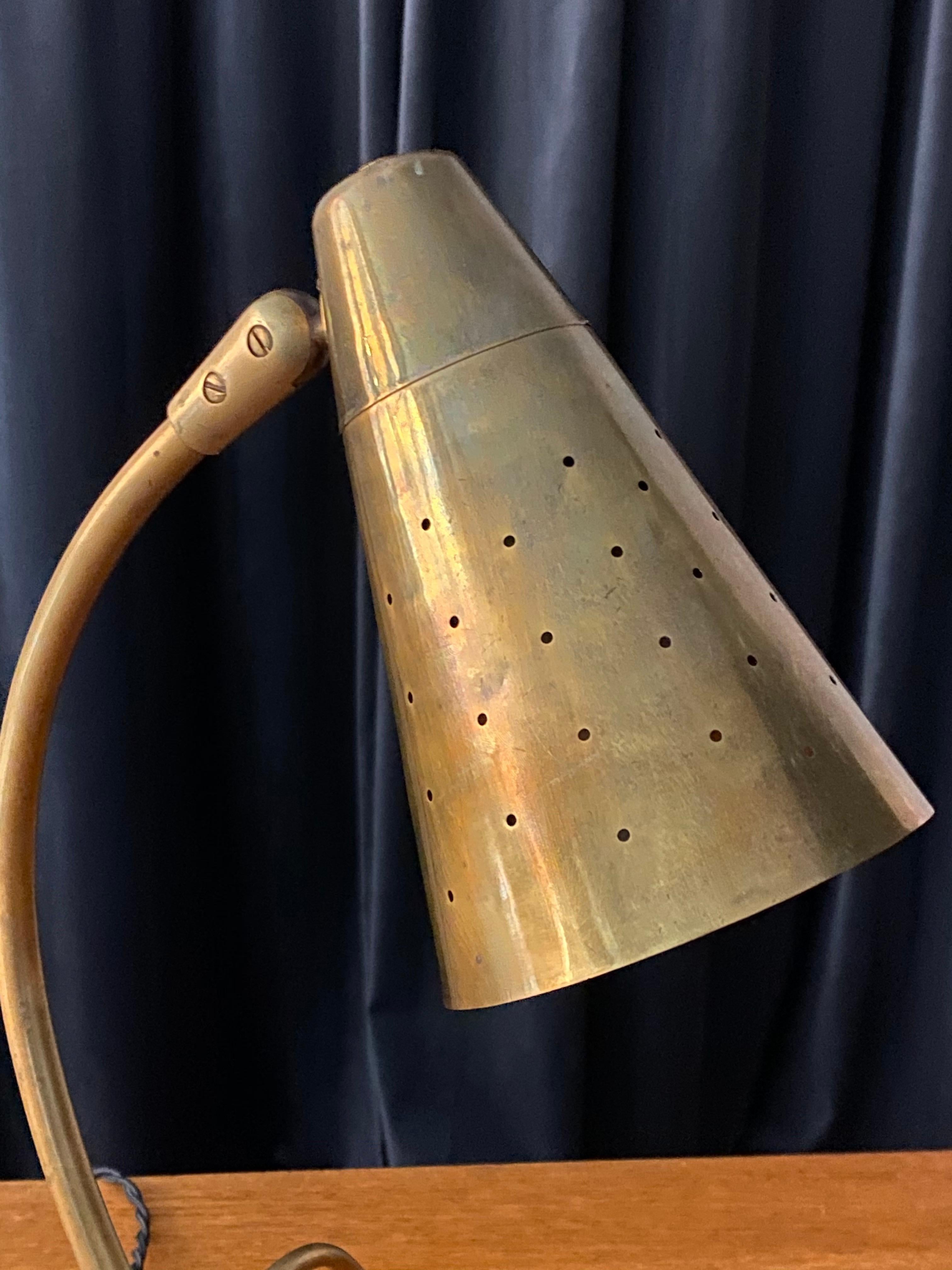 Danish Designer, Adjustable Modernist Table Lamp, Brass, Denmark, 1940s 3