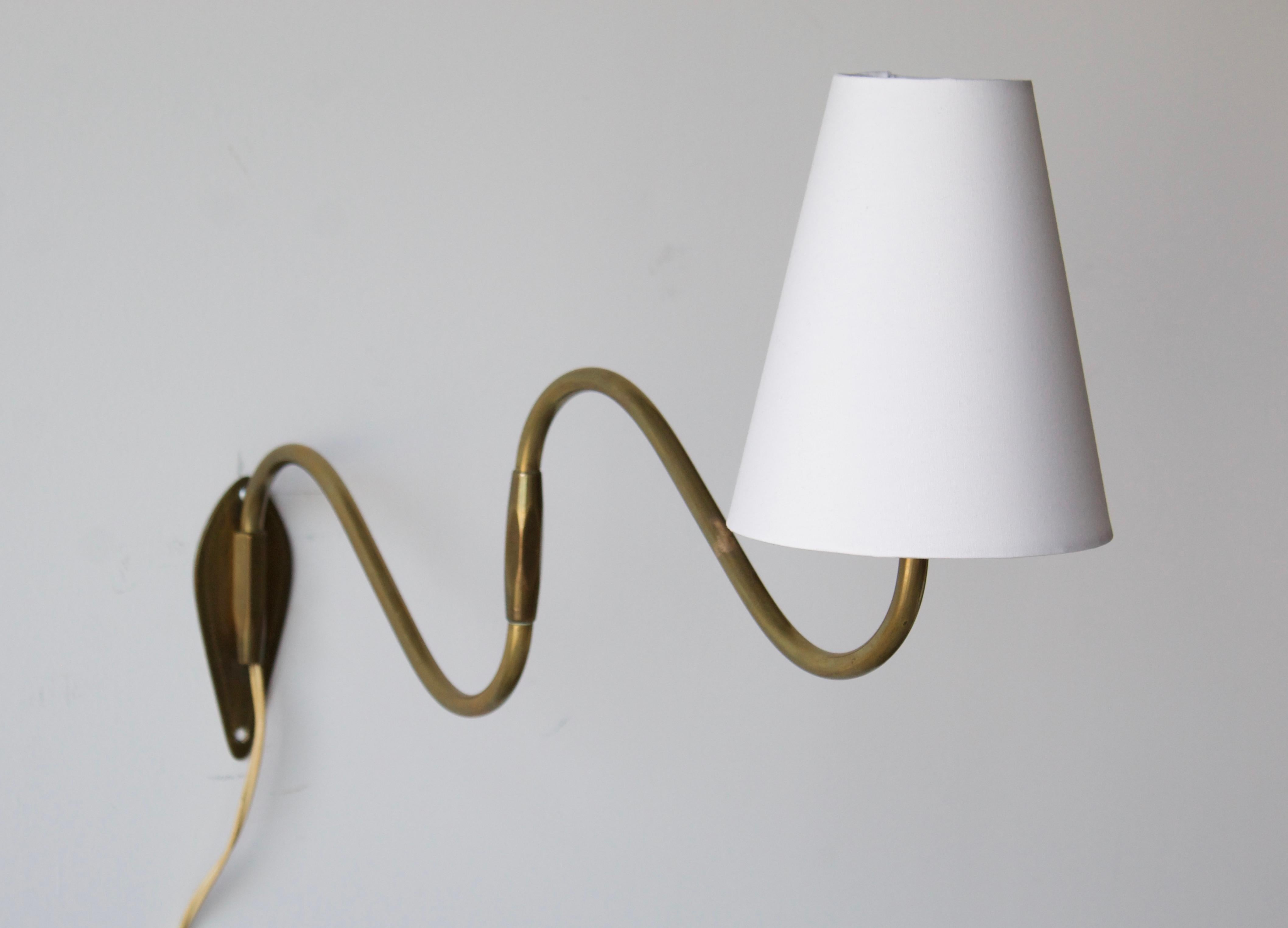 Danish Designer, Adjustable Wall Light, Brass, Fabric, Denmark, 1940s In Good Condition In High Point, NC