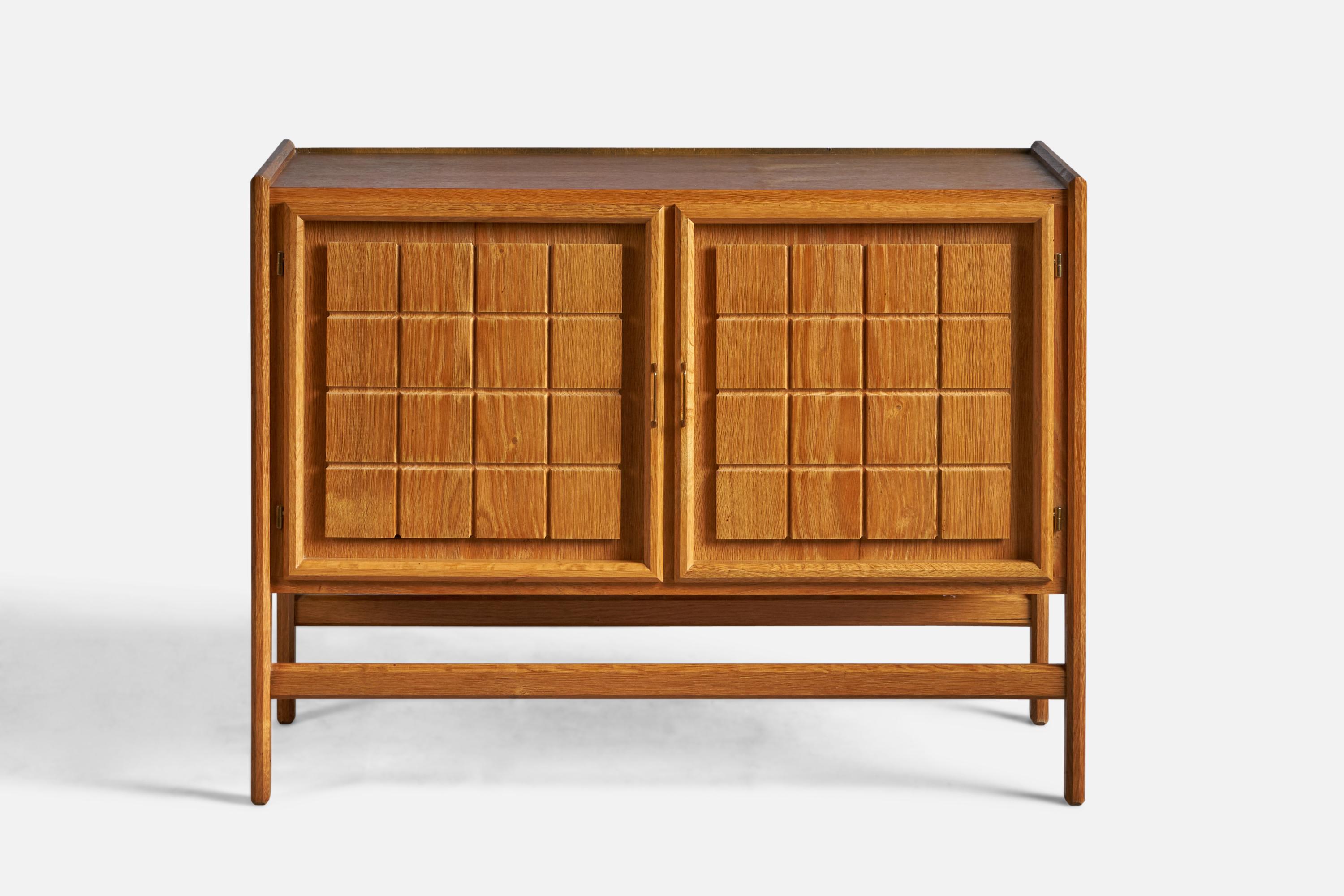 Danish Designer, Cabinet, Oak, Brass, Denmark, 1950s In Good Condition For Sale In High Point, NC