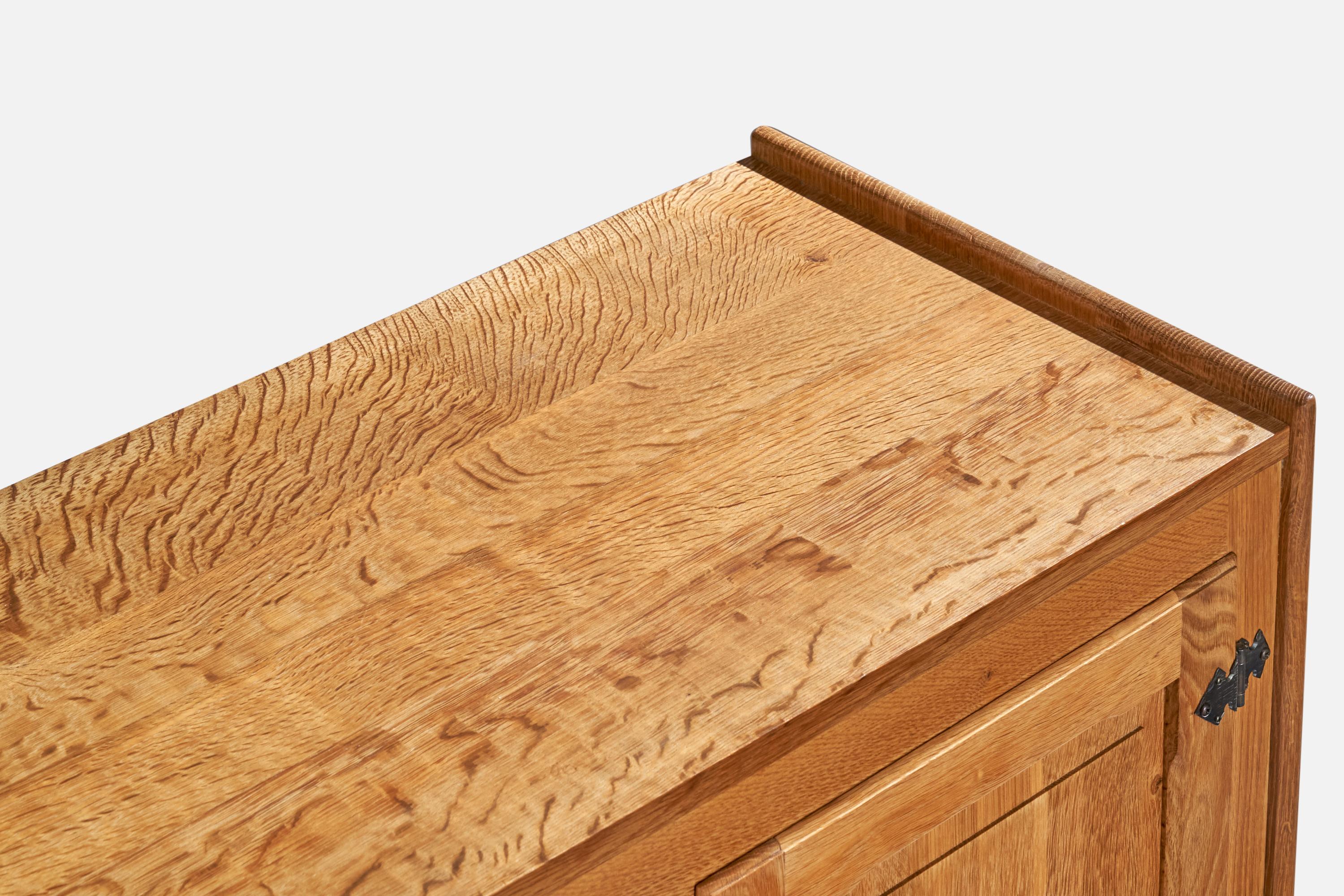 Armadio di design danese, Oak, ferro, Danimarca, anni '1960 in vendita 3