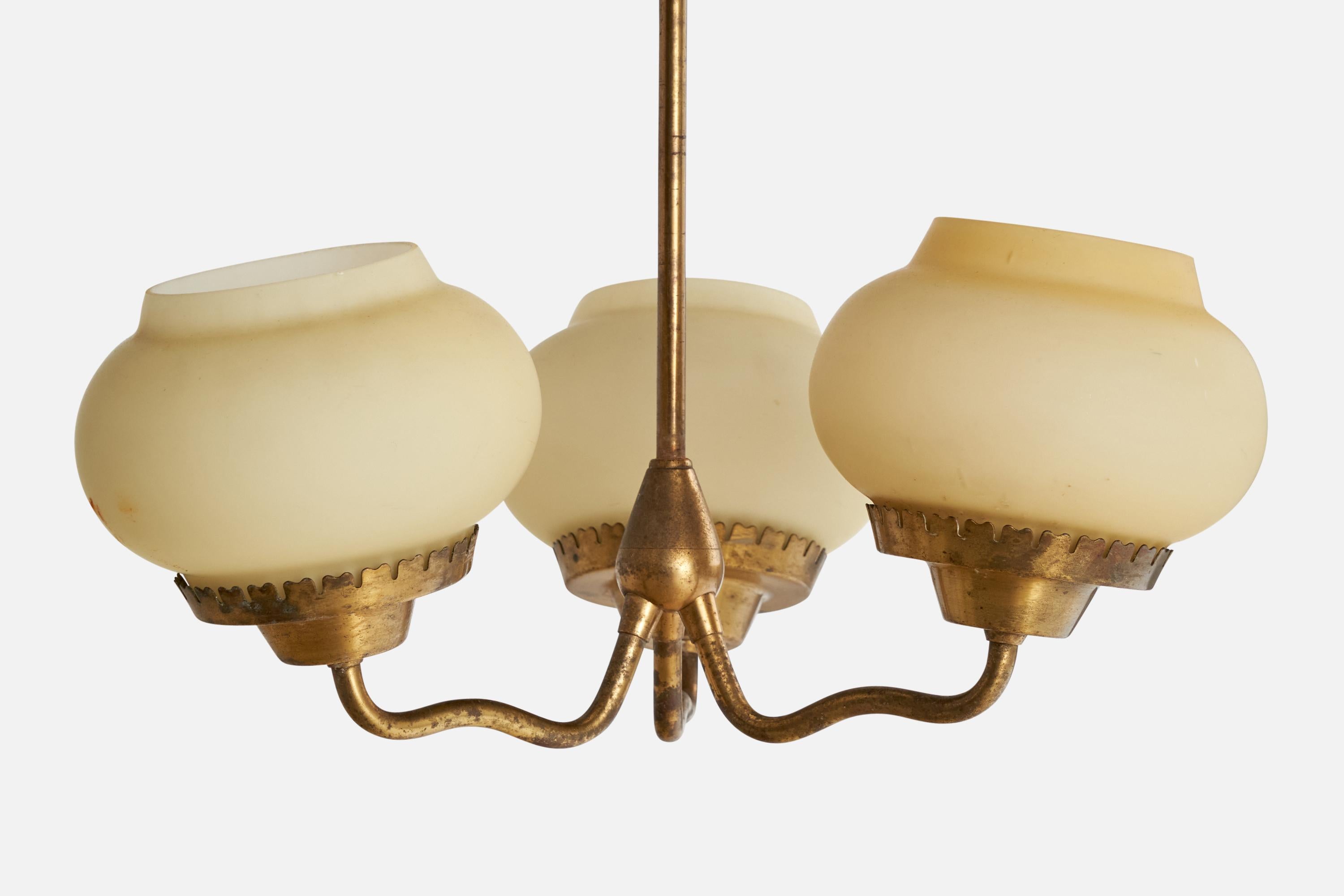 Designer danese, lampadario, ottone, vetro, Danimarca, anni '40 In condizioni buone in vendita a High Point, NC