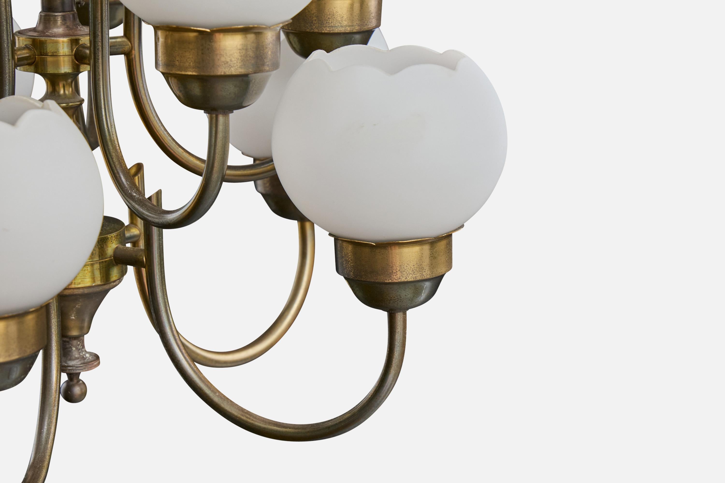 Ottone Designer danese, lampadario, ottone, vetro, Danimarca, anni '1950 in vendita