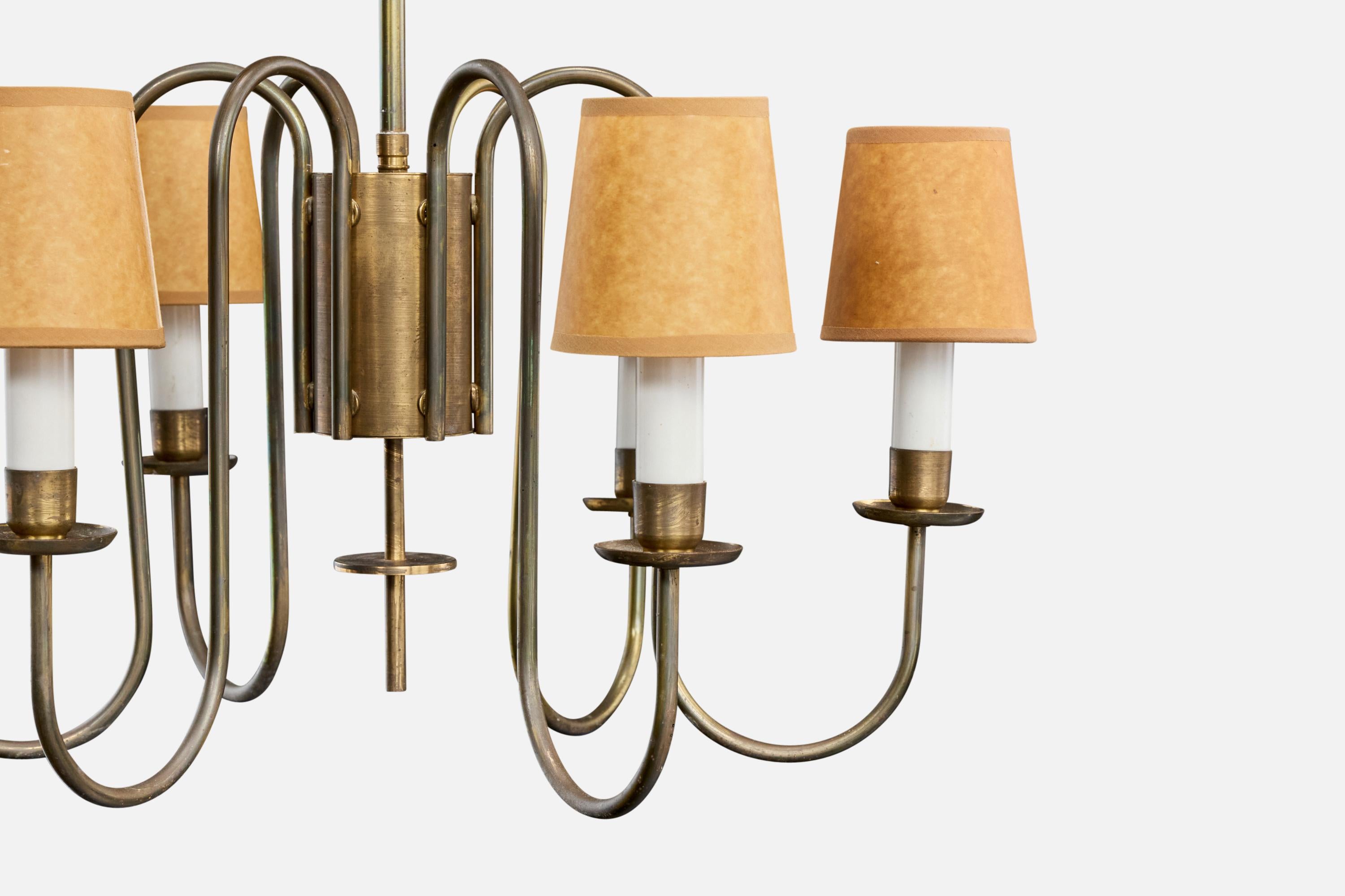 Metà XX secolo Lampadario di design danese, ottone, plastica, pergamena, Danimarca, anni '50 in vendita