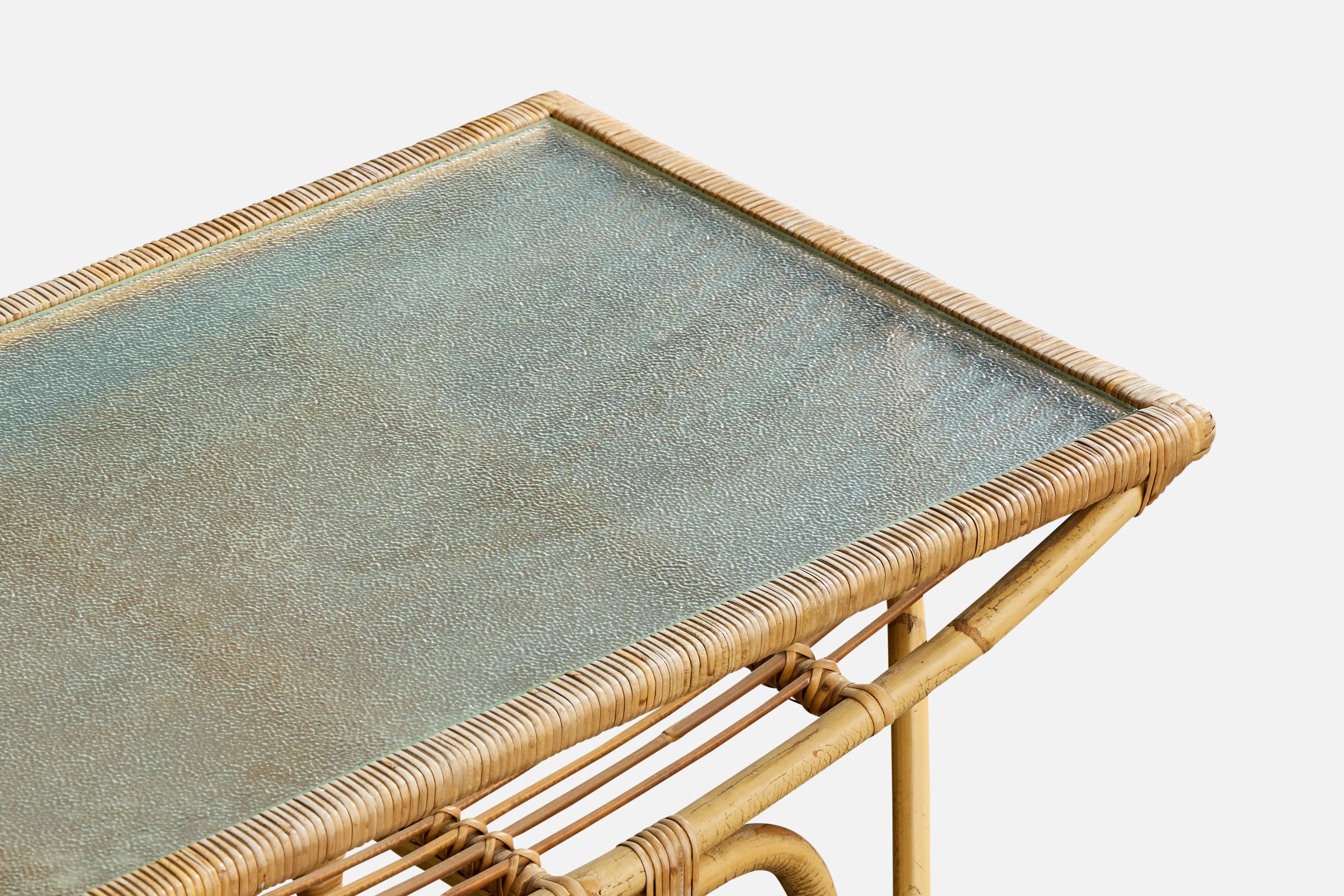 Danish Designer, Coffee Table, Bamboo, Rattan, Glass, Denmark, 1950s mediados del siglo XX en venta