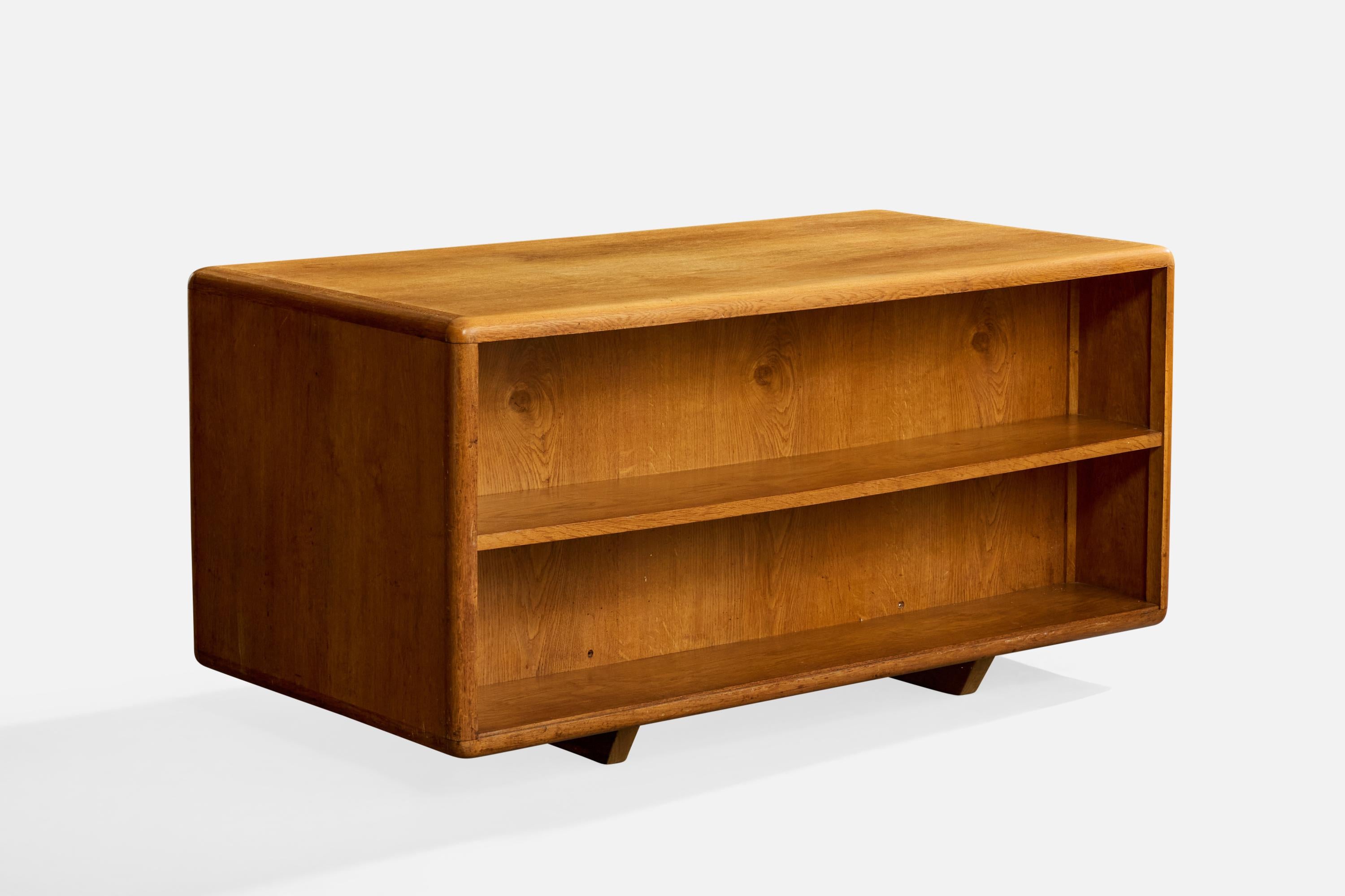Danish Designer, Desk, Oak, Denmark, 1950s im Zustand „Relativ gut“ im Angebot in High Point, NC