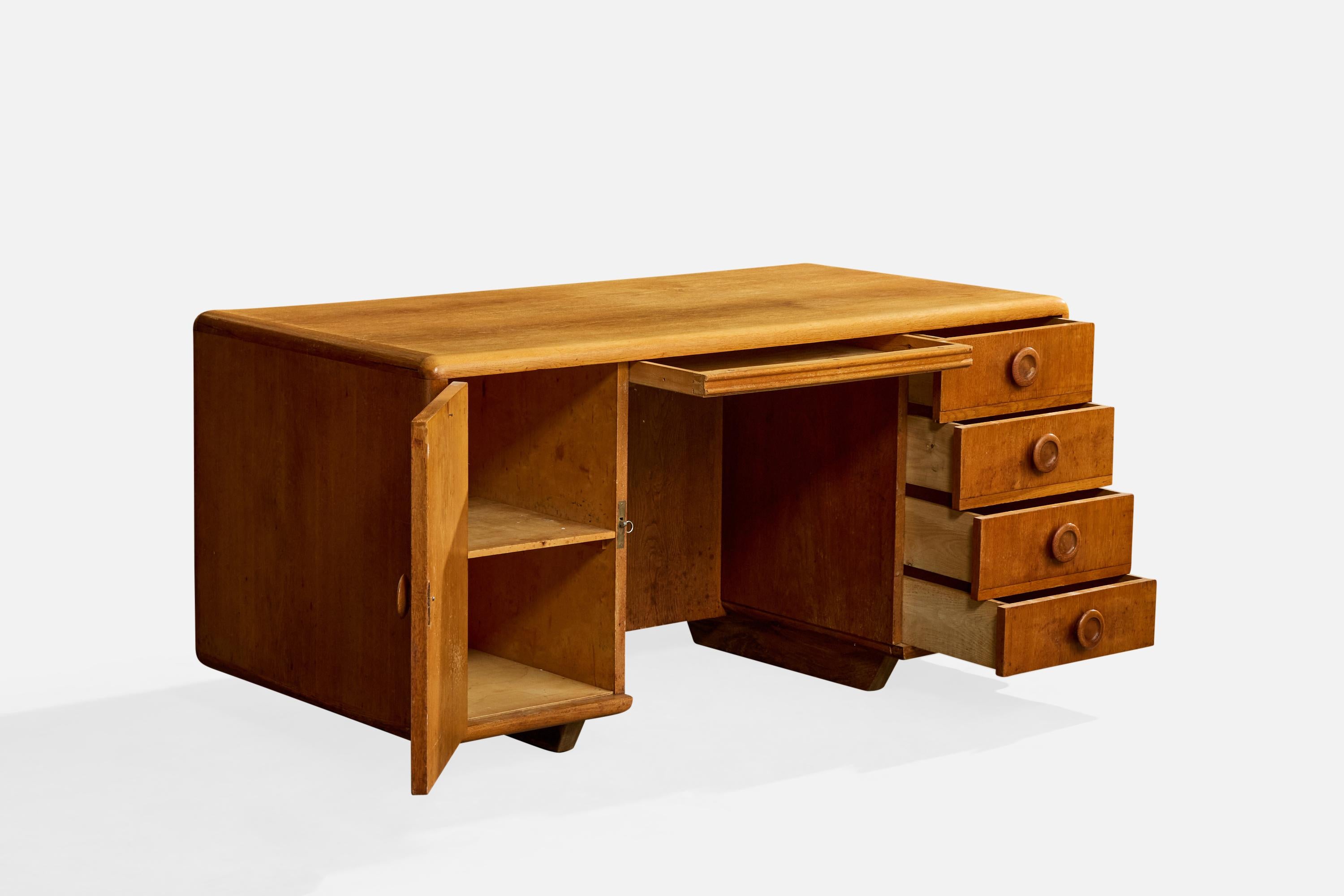 Danish Designer, Desk, Oak, Denmark, 1950s (Mitte des 20. Jahrhunderts) im Angebot