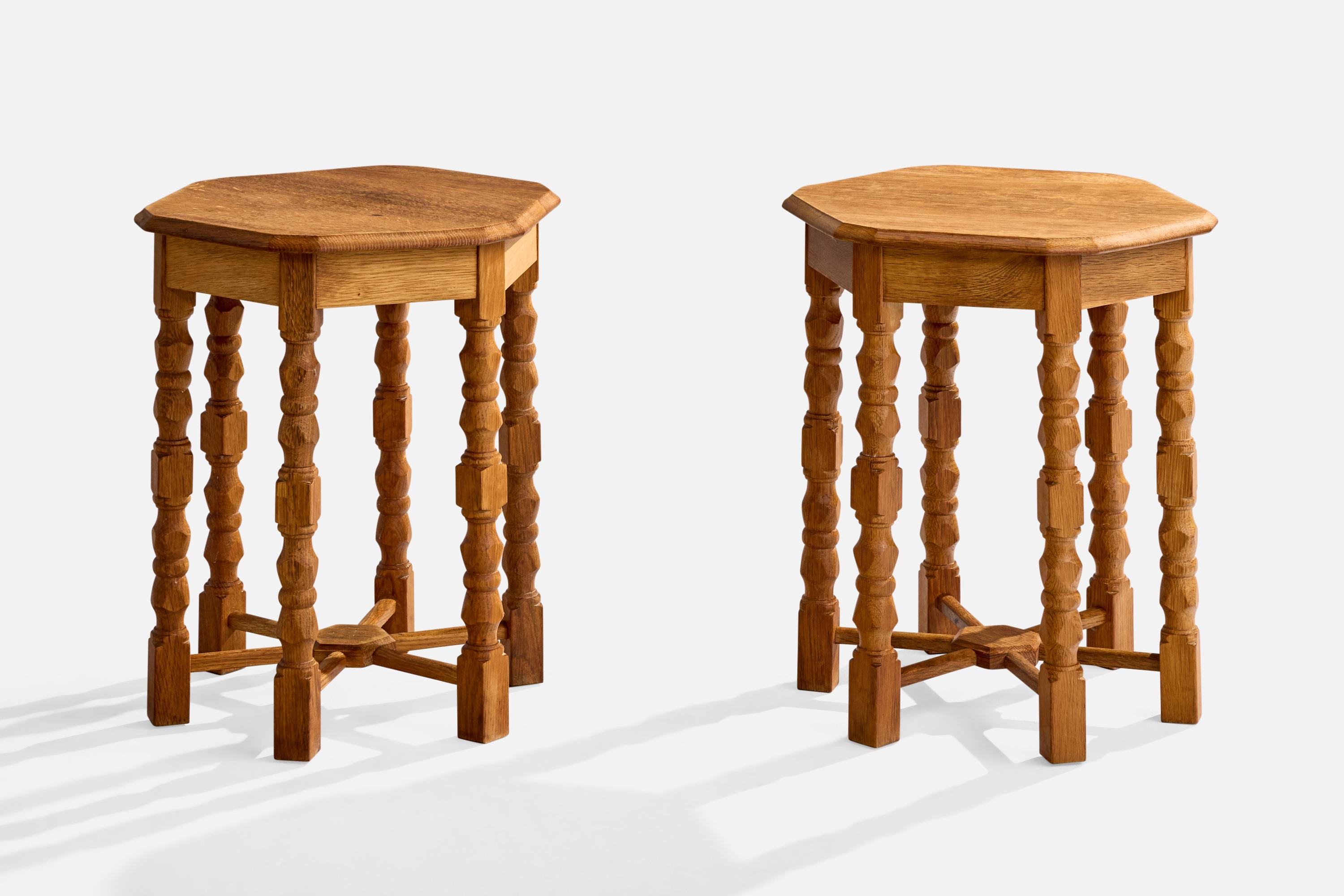 Mid-Century moderno Designer danese, Tavolini, Oak, Danimarca, anni '1960 in vendita