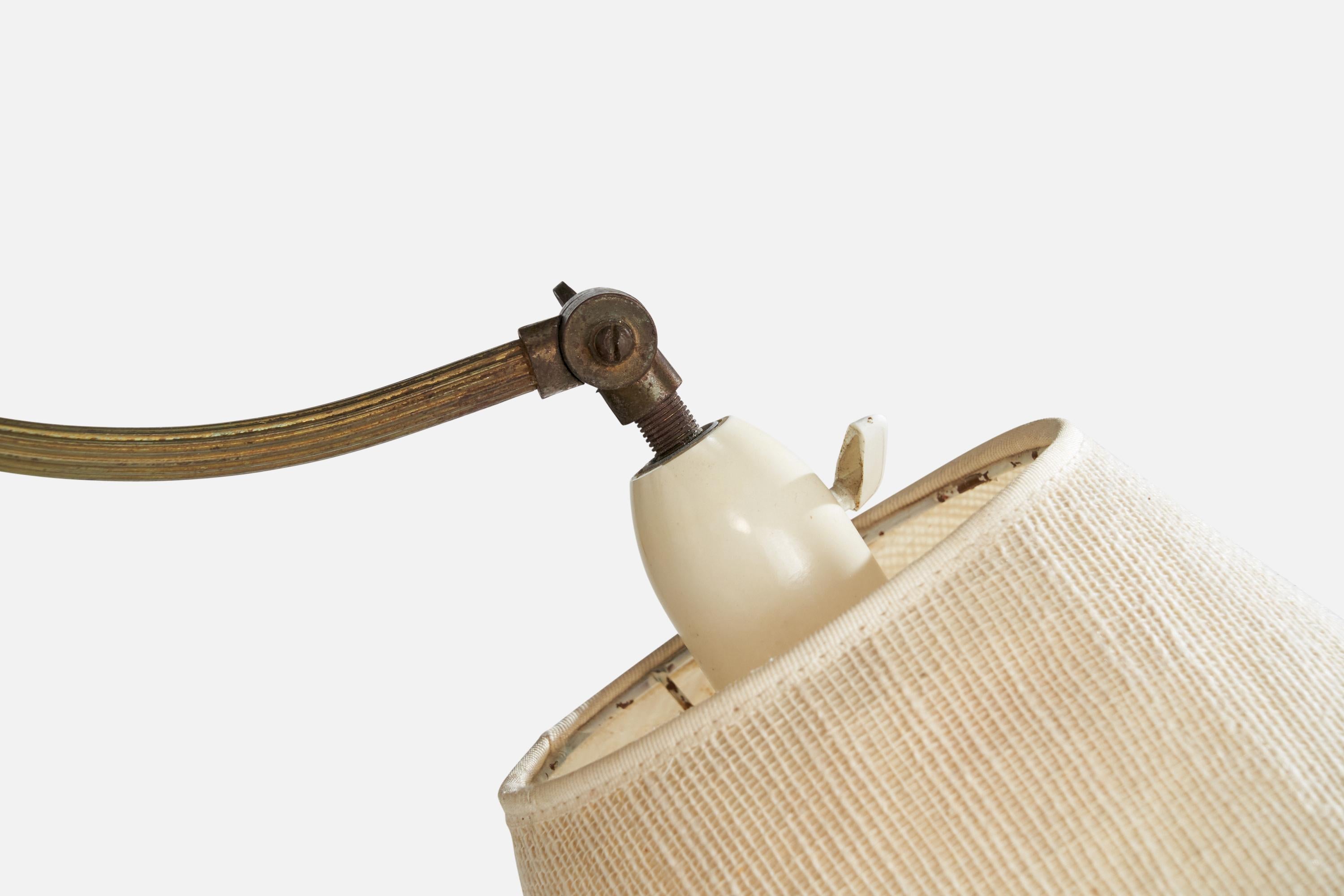 Metà XX secolo Lampada da terra di design danese, ottone, ghisa, tessuto, Danimarca, anni '30 in vendita
