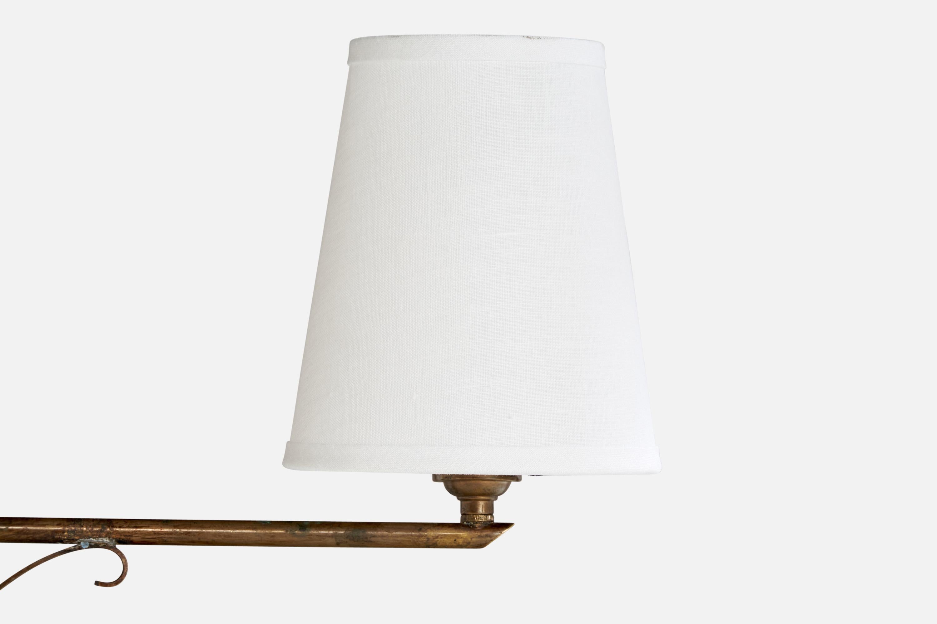 Lampadaire de designer danois, laiton, tissu, Danemark, années 1920 Bon état - En vente à High Point, NC