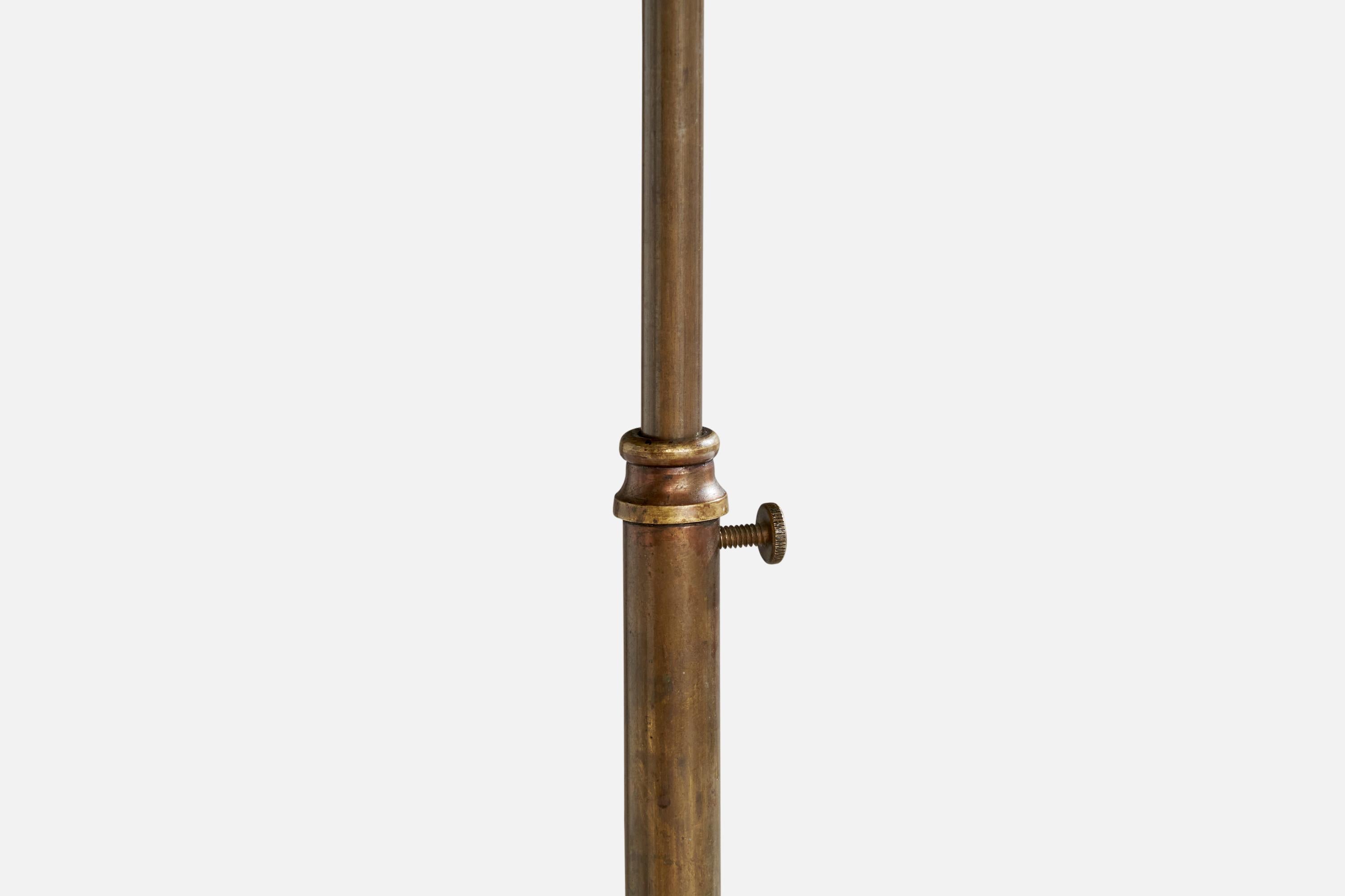 Lampadaire de designer danois, laiton, tissu, Danemark, années 1920 en vente 1