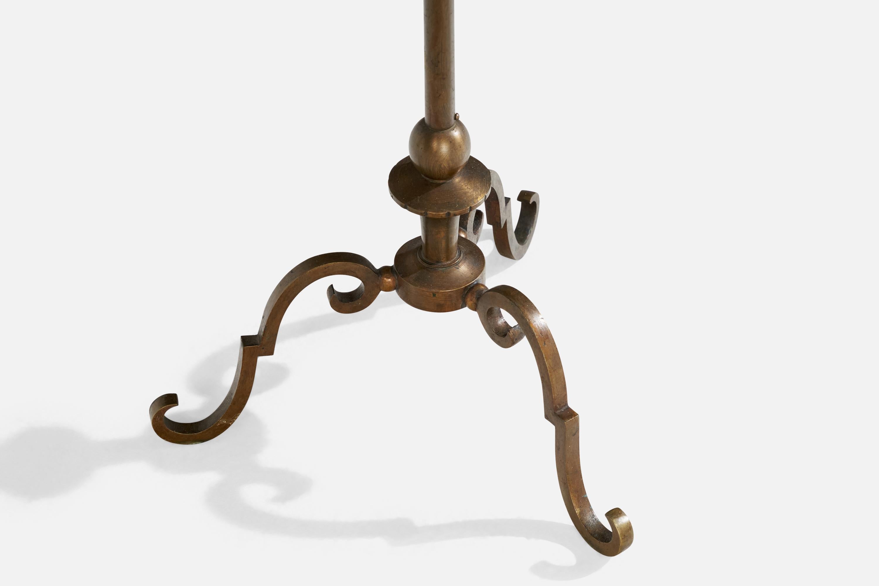 Lampadaire de designer danois, laiton, tissu, Danemark, années 1920 en vente 2