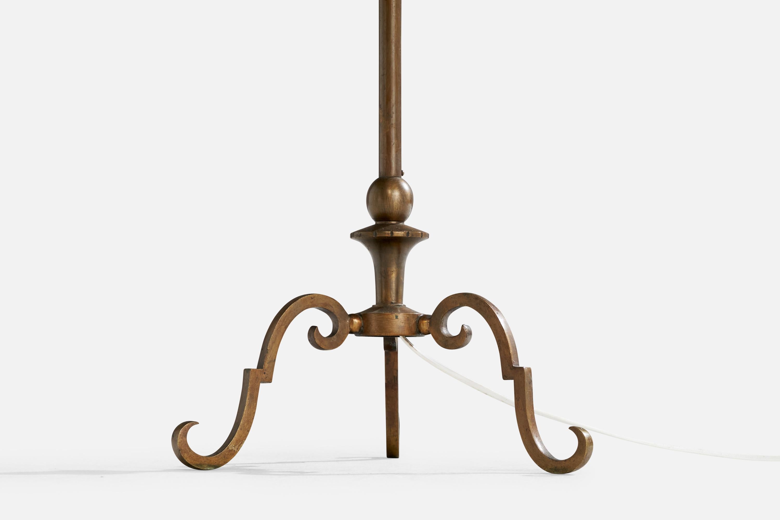 Lampadaire de designer danois, laiton, tissu, Danemark, années 1920 en vente 3