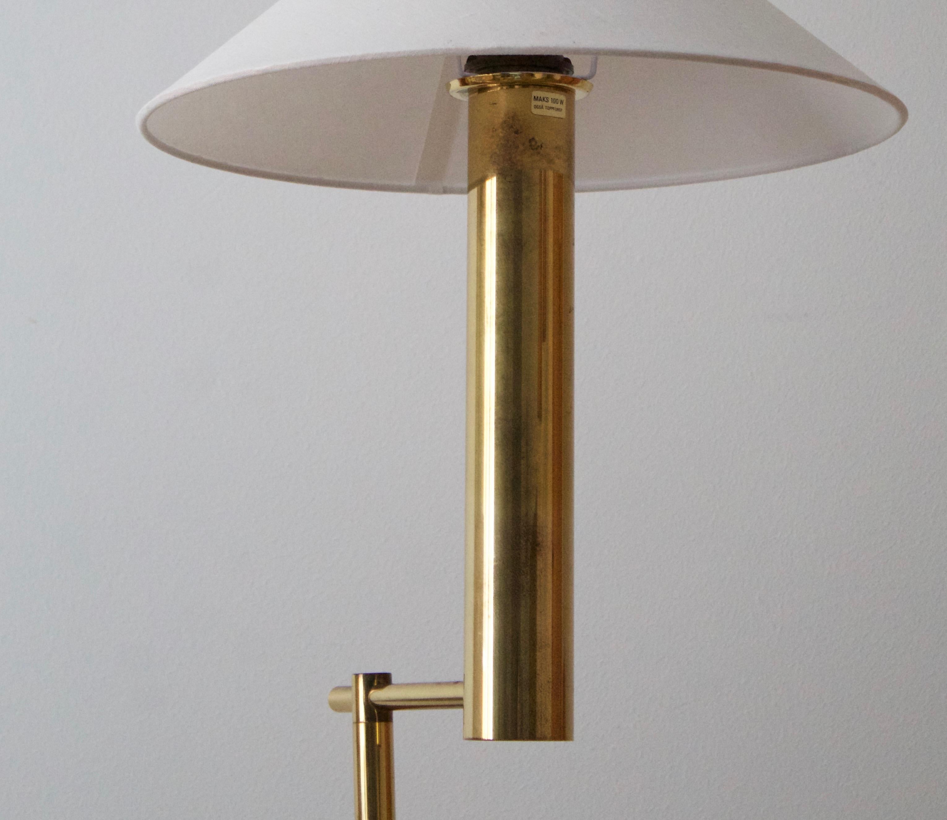 A floor lamp, designed and produced in Denmark, 1970s. Unknown designer and producer.