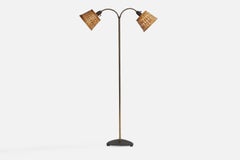 Lampadaire de designer danois, laiton, fer, bakélite, rotin, Danemark, années 1940