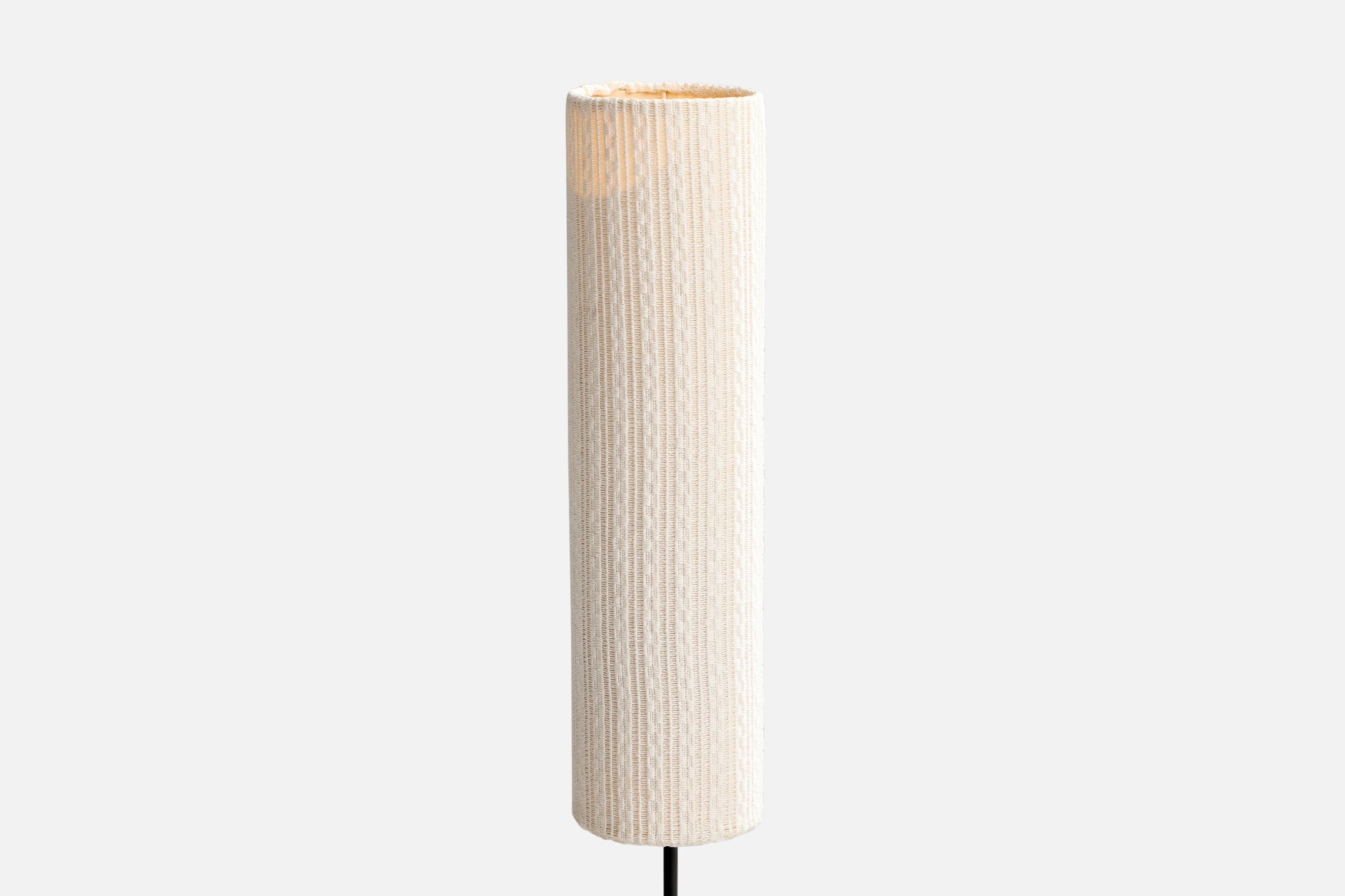 Dänischer Designer, Stehleuchte, Messing, Metall, Stoff, Dänemark, 1960er (Moderne der Mitte des Jahrhunderts) im Angebot