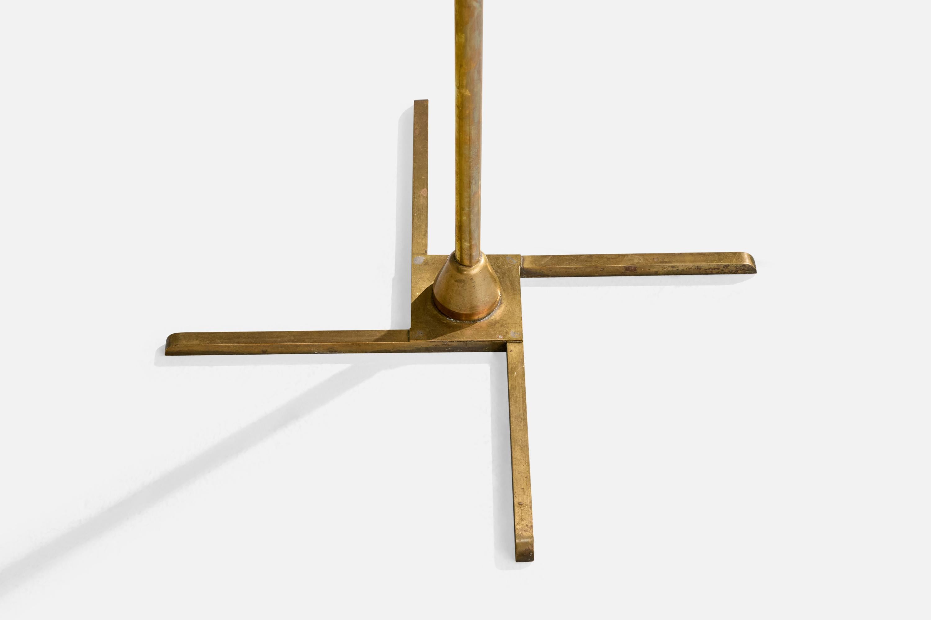 Milieu du XXe siècle Designer danois, lampadaire, laiton, papier parchemin, Danemark, années 1930 en vente