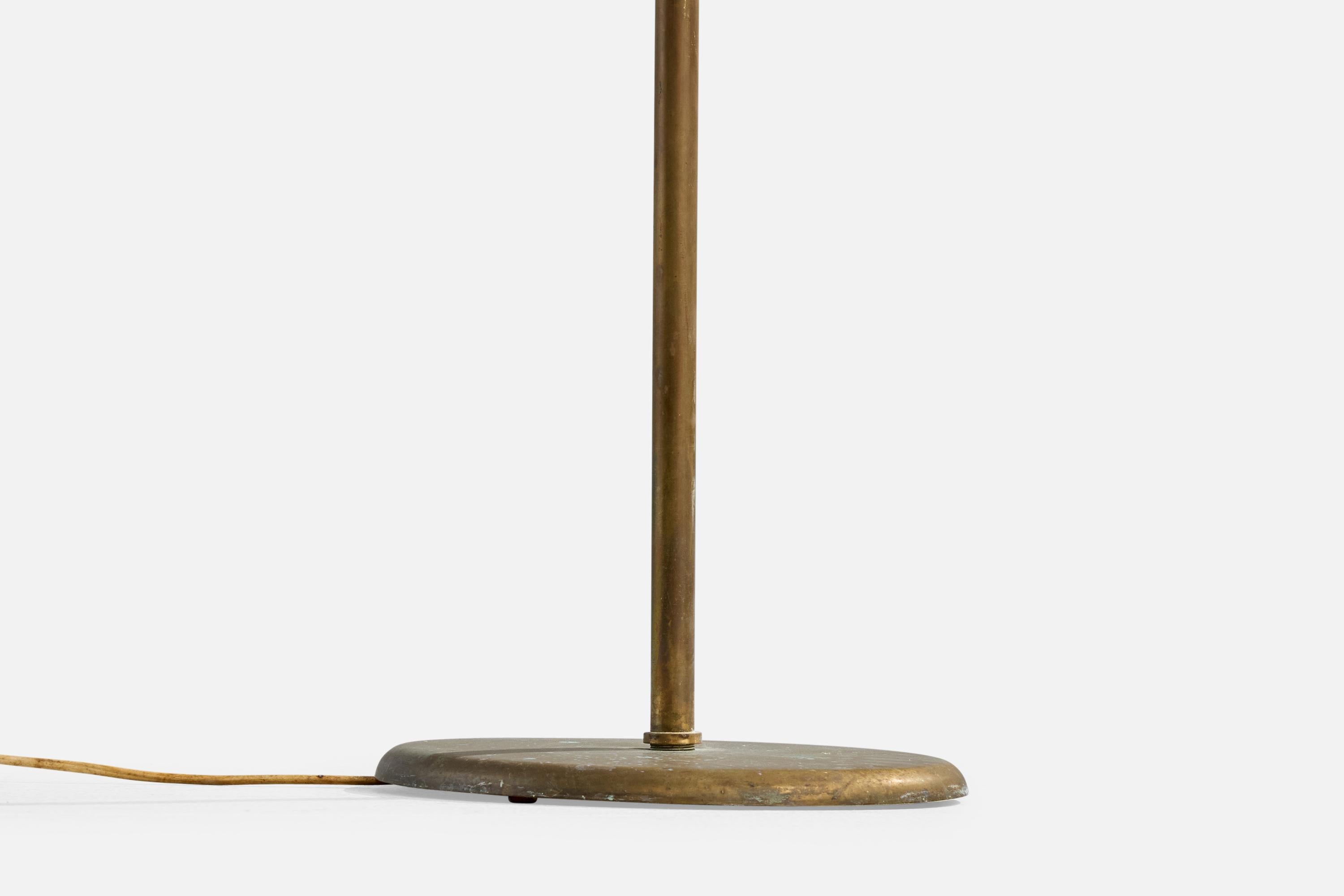 Designer danois, lampadaire, laiton, rotin, Danemark, années 1940 en vente 1
