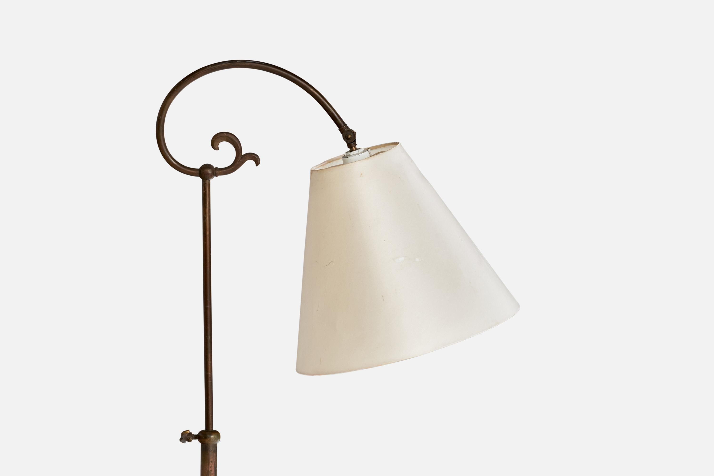 Dänische Designerin, Stehlampe, Bronze, Stoff, Dänemark, 1930er Jahre im Zustand „Gut“ im Angebot in High Point, NC