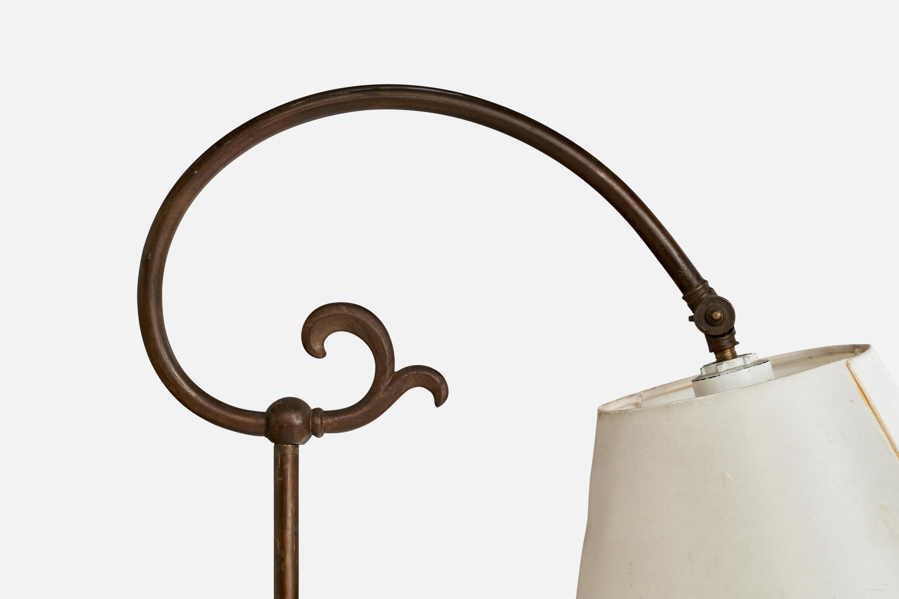 Dänische Designerin, Stehlampe, Bronze, Stoff, Dänemark, 1930er Jahre (Mitte des 20. Jahrhunderts) im Angebot
