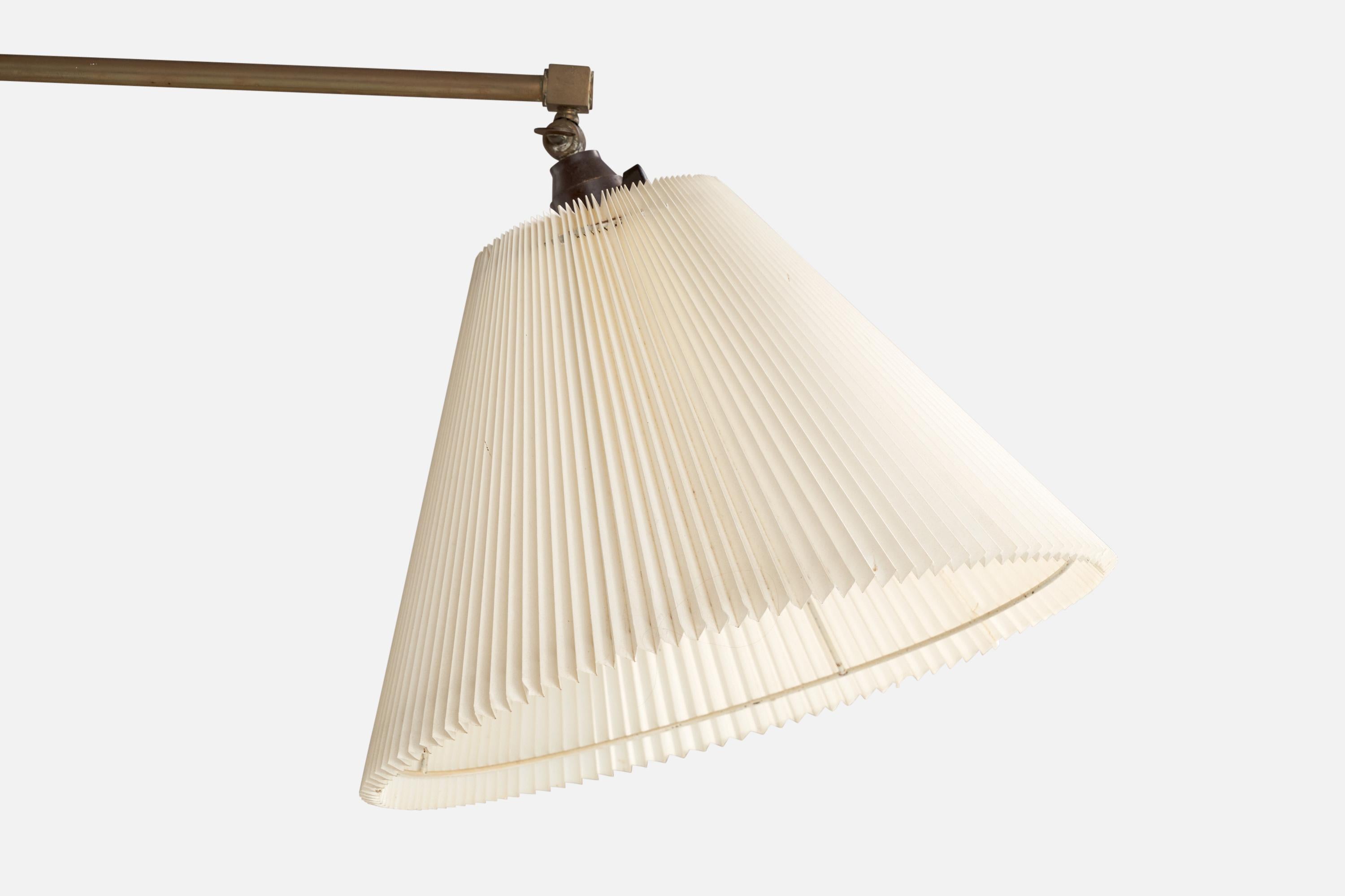 Designer danois, lampadaire, bronze, papier, Danemark, années 1930 Bon état - En vente à High Point, NC