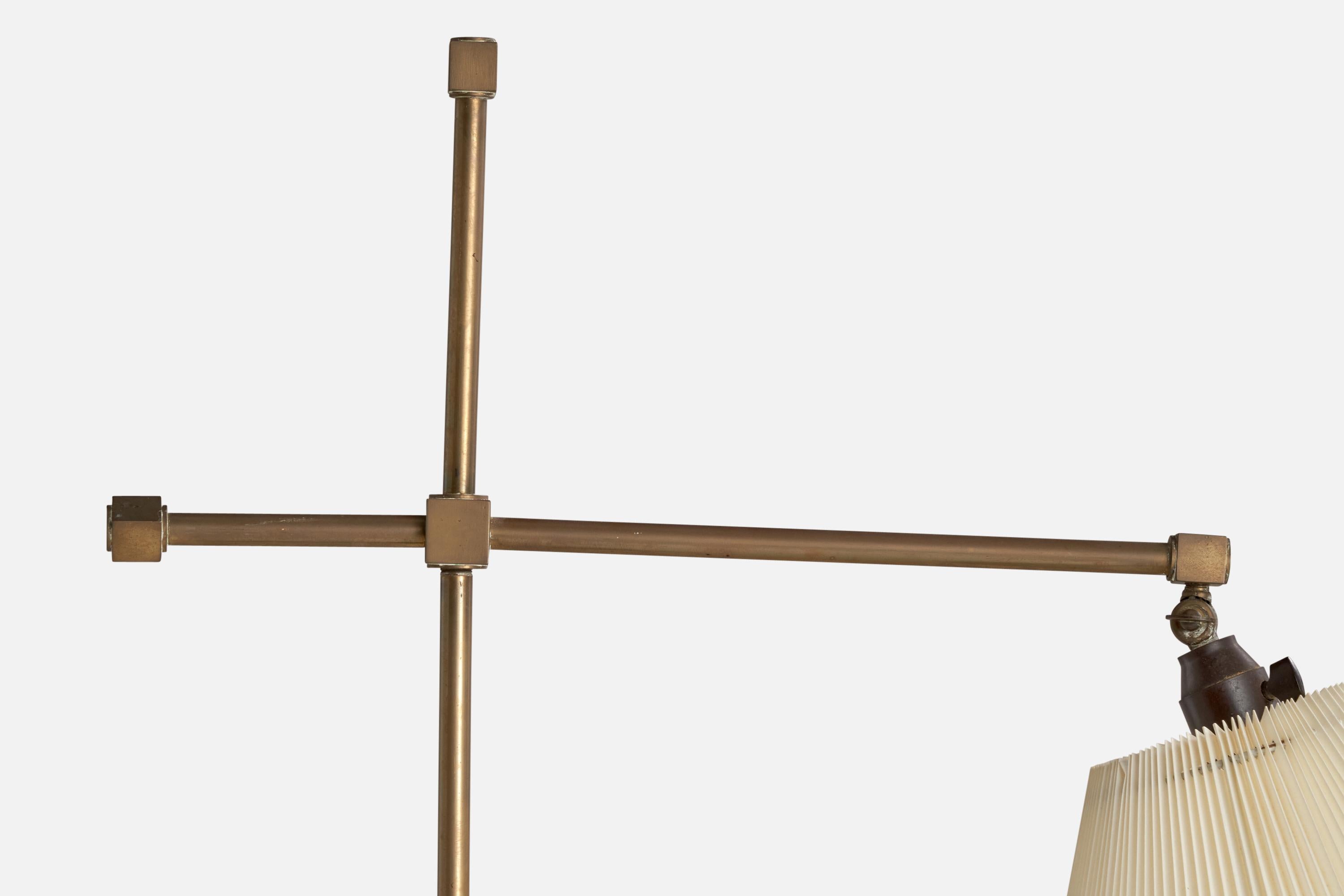 Milieu du XXe siècle Designer danois, lampadaire, bronze, papier, Danemark, années 1930 en vente