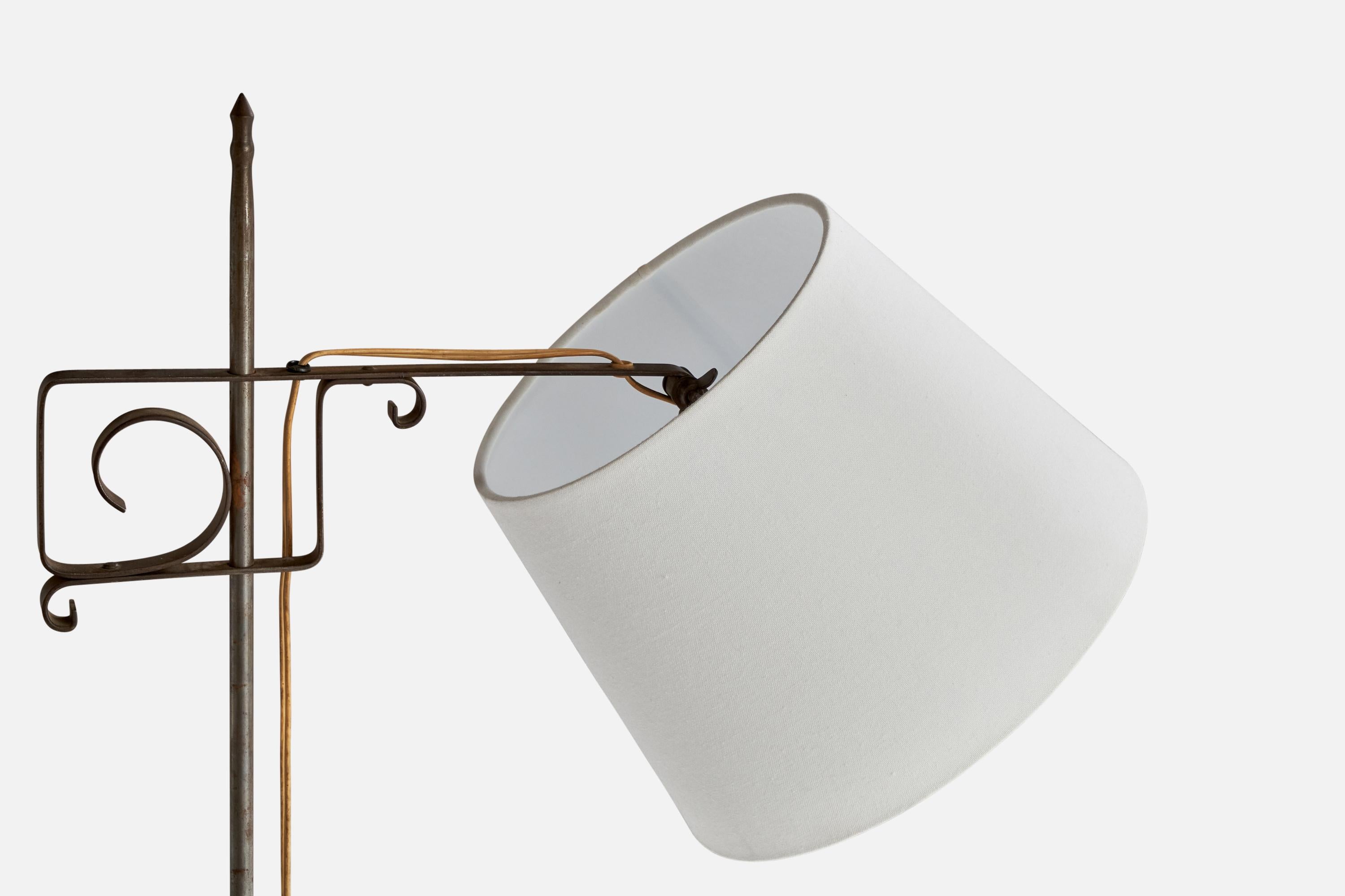 Scandinave moderne Designer danois, lampadaire, fer, tissu, Danemark, années 1930 en vente