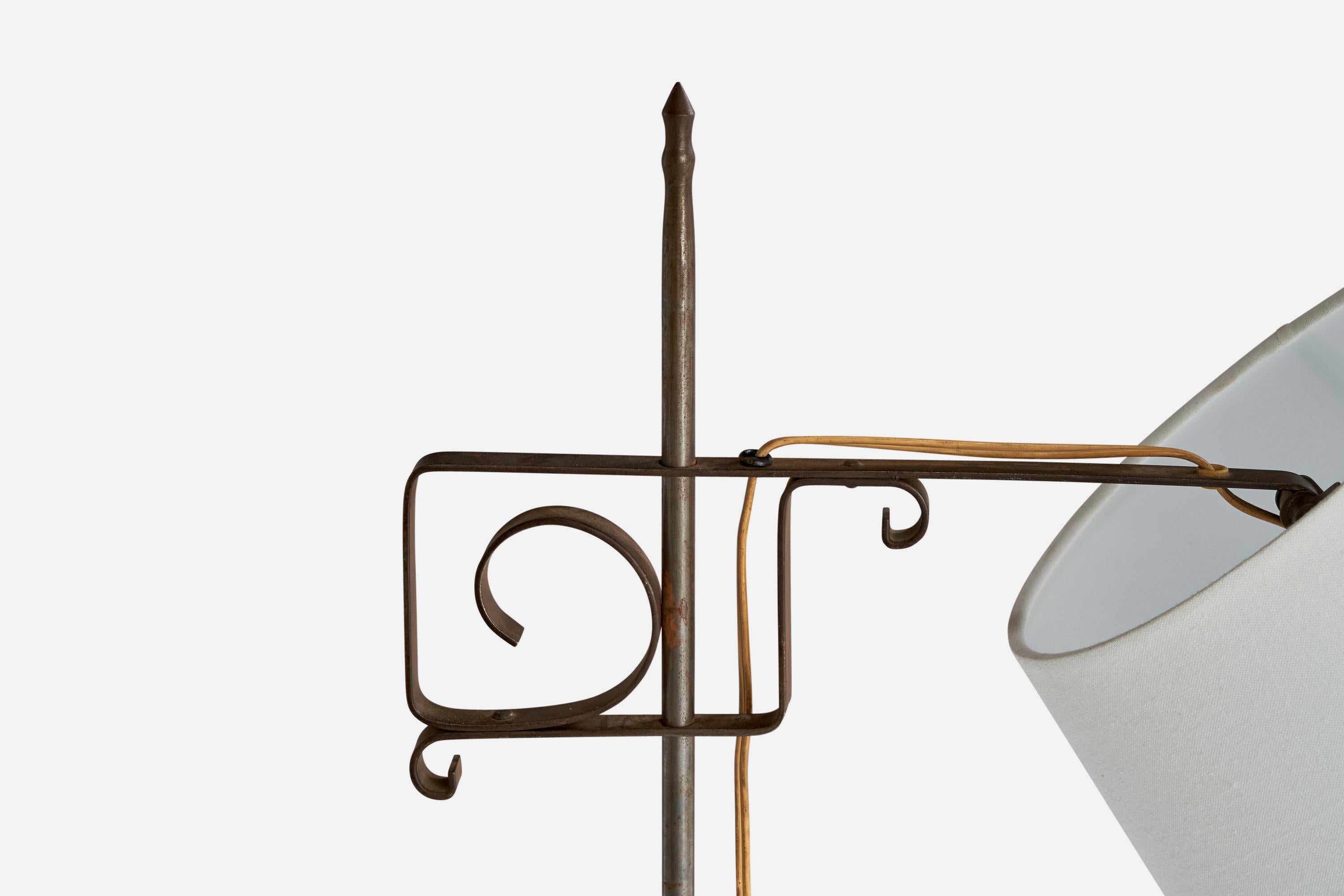 Danois Designer danois, lampadaire, fer, tissu, Danemark, années 1930 en vente
