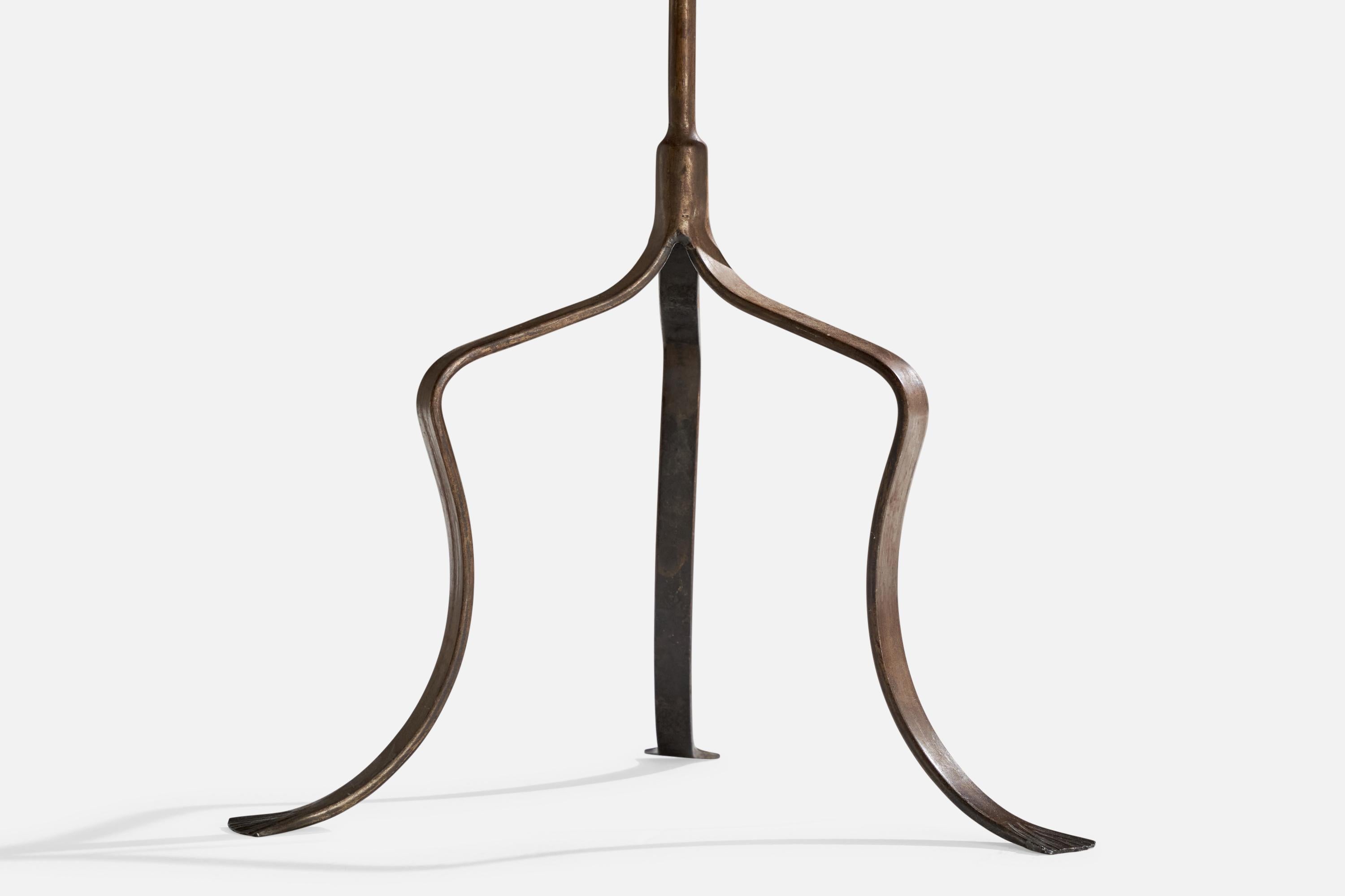 Milieu du XXe siècle Designer danois, lampadaire, fer, tissu, Danemark, années 1930 en vente